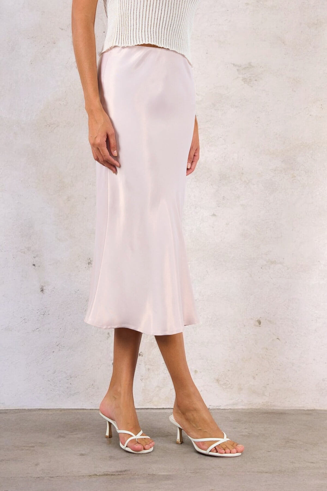 Kadın Düz Yüksek Bel Midi Boy Saten Siyah Etek