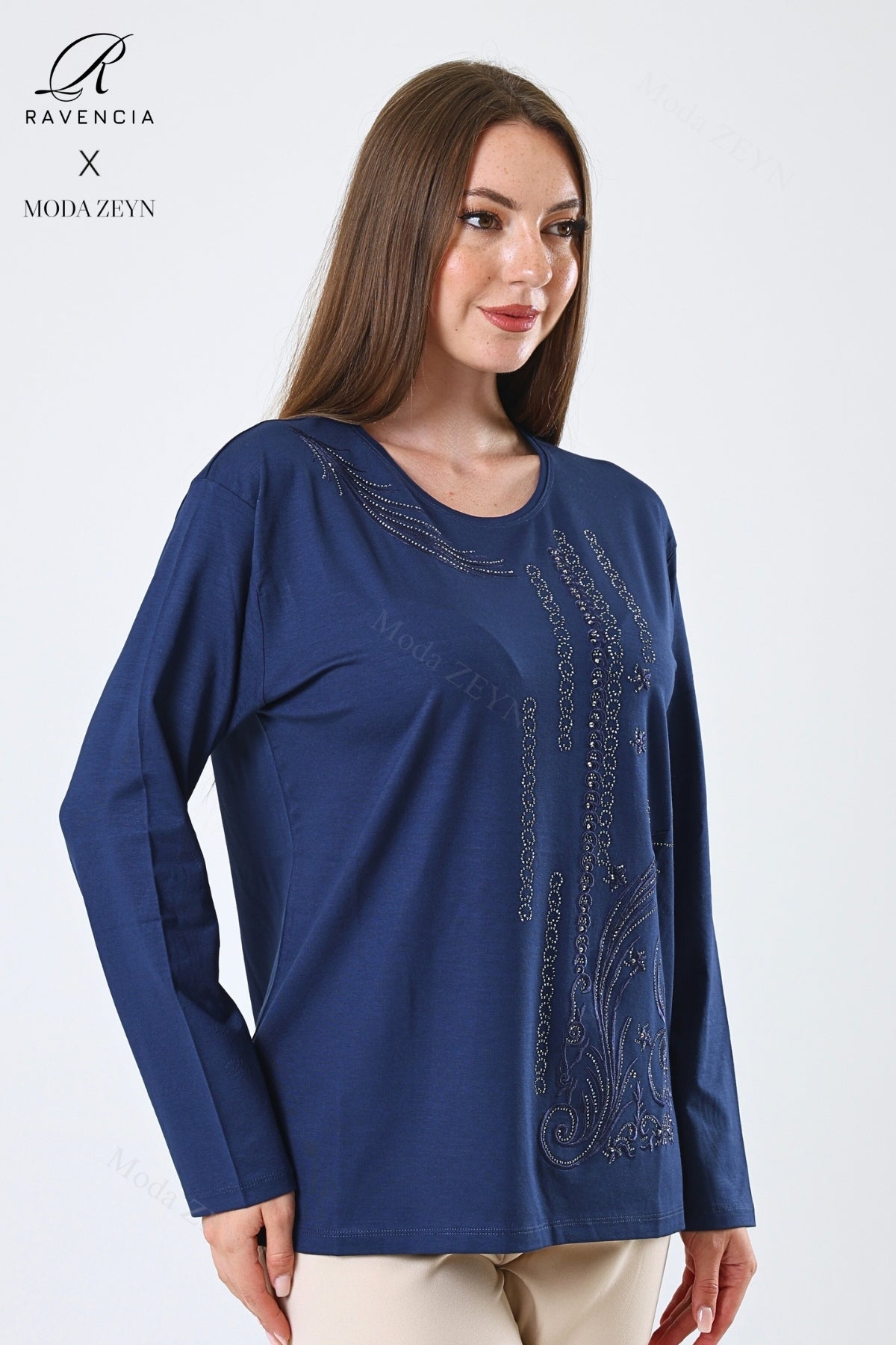 Kadın Halka Şerit Desen Taşlı Işlemeli Yırtmaçlı Likralı Viskon Anne Penye Bluz