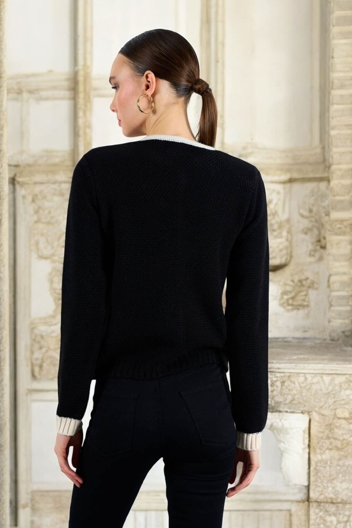 Kadın Gold Düğmeli Oversize Şeritli Siyah Triko Hırka