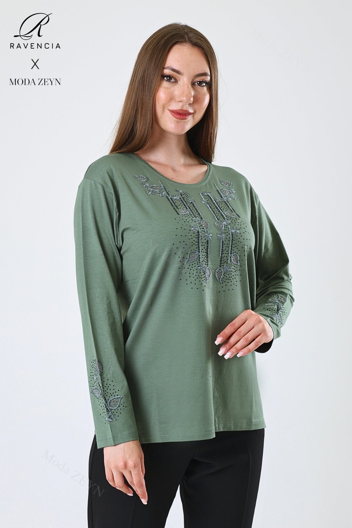 Kadın Çift Damla Dal Desenli Taşlı Işlemeli Yırtmaçlı Likralı Viskon Anne Penye Bluz