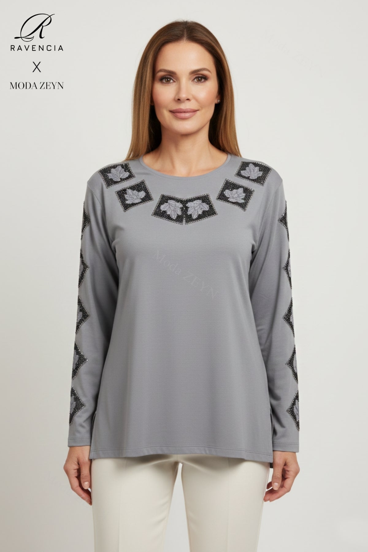 Kadın Kare Desenli Taşlı İşlemeli Yırtmaçlı Likralı Viskon Anne Penye Bluz