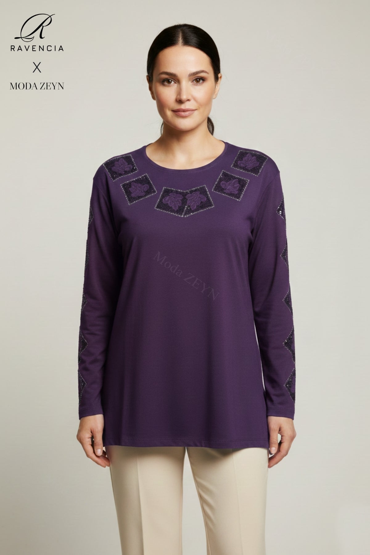 Kadın Kare Desenli Taşlı İşlemeli Yırtmaçlı Likralı Viskon Anne Penye Bluz