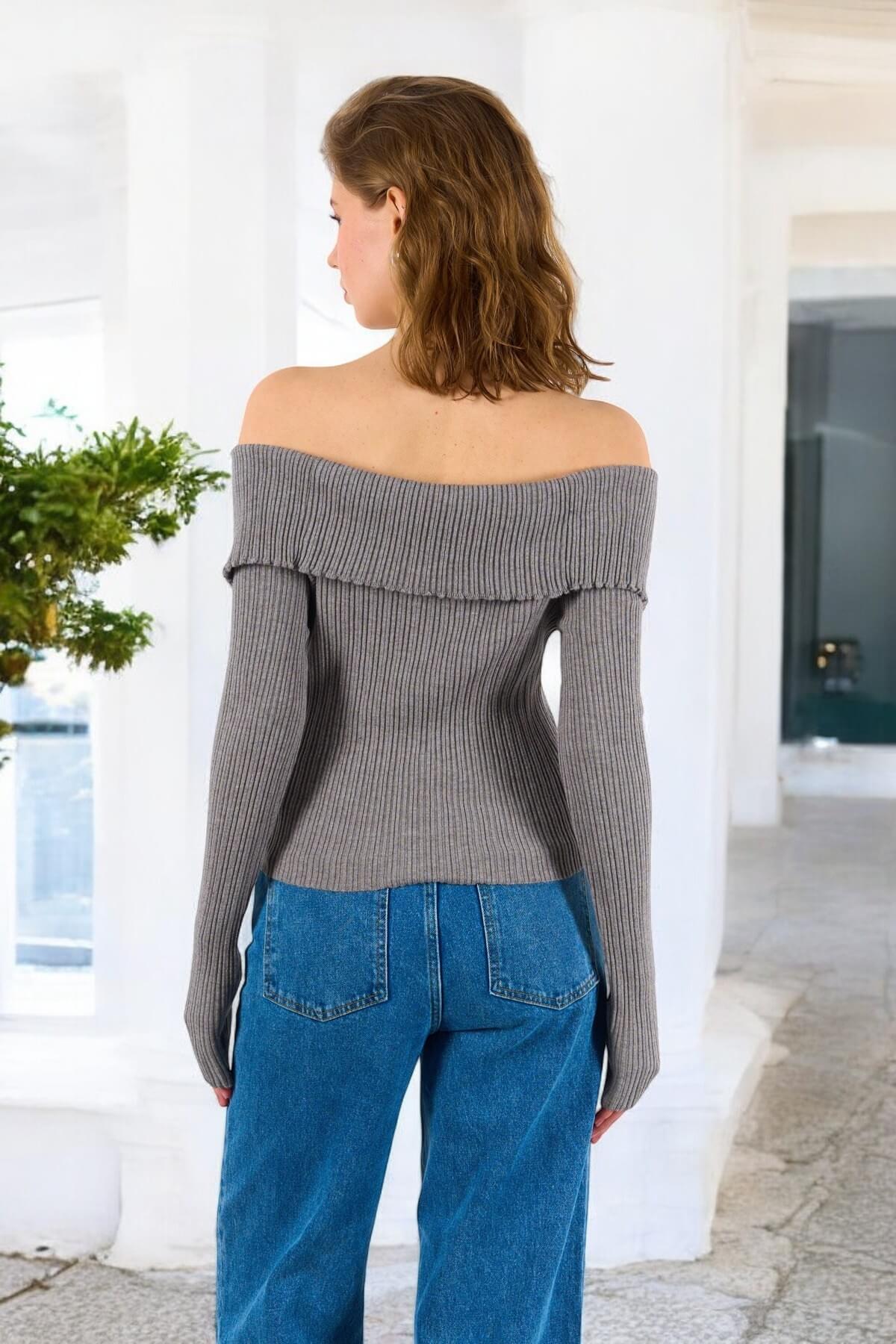 Kadın Degaje Yaka Açık Omuz Düğmeli Mevsimlik Triko Bluz