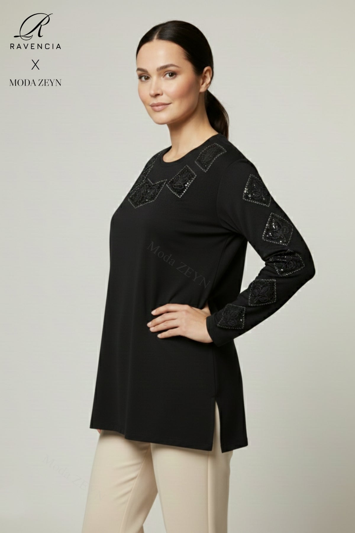 Kadın Kare Desenli Taşlı İşlemeli Yırtmaçlı Likralı Viskon Anne Penye Bluz