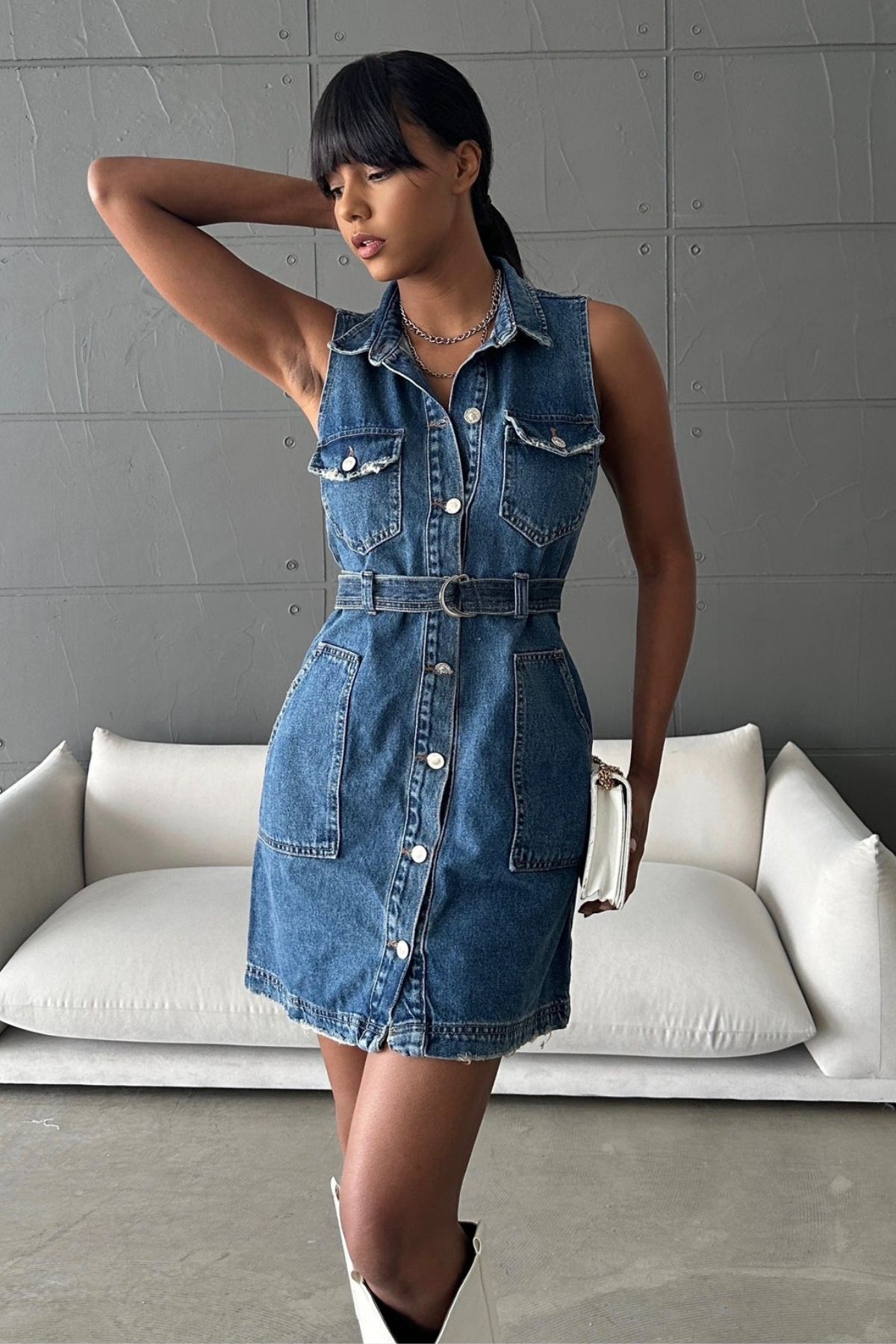 Kadın Kolsuz Düğmeli Kemerli Kot Elbise