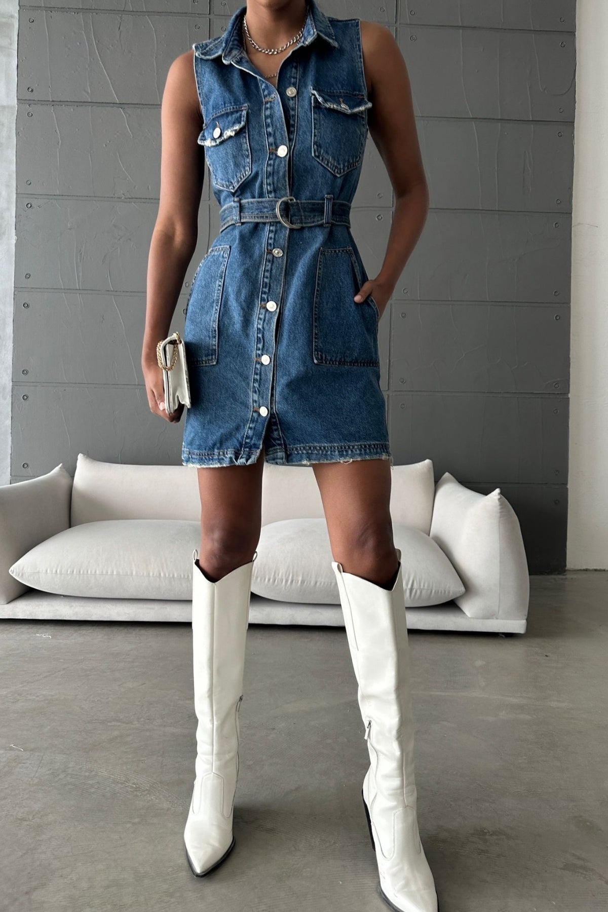 Kadın Kolsuz Düğmeli Kemerli Kot Elbise