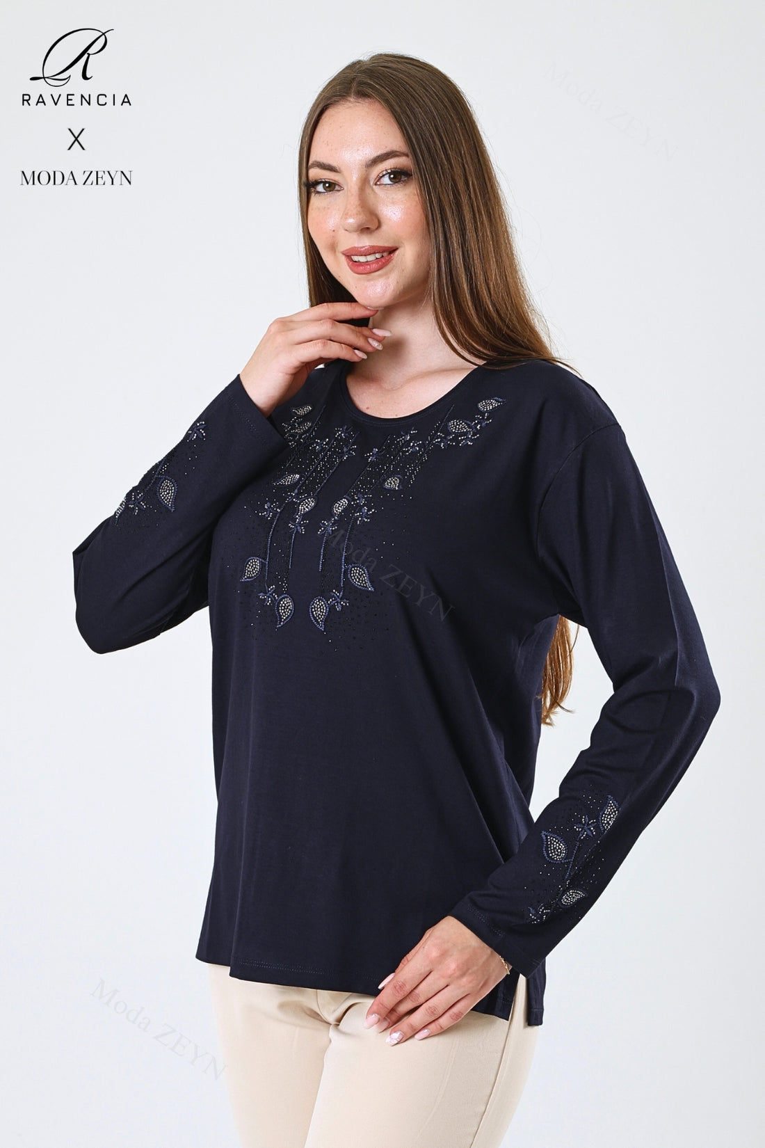 Kadın Çift Damla Dal Desenli Taşlı Işlemeli Yırtmaçlı Likralı Viskon Anne Penye Bluz