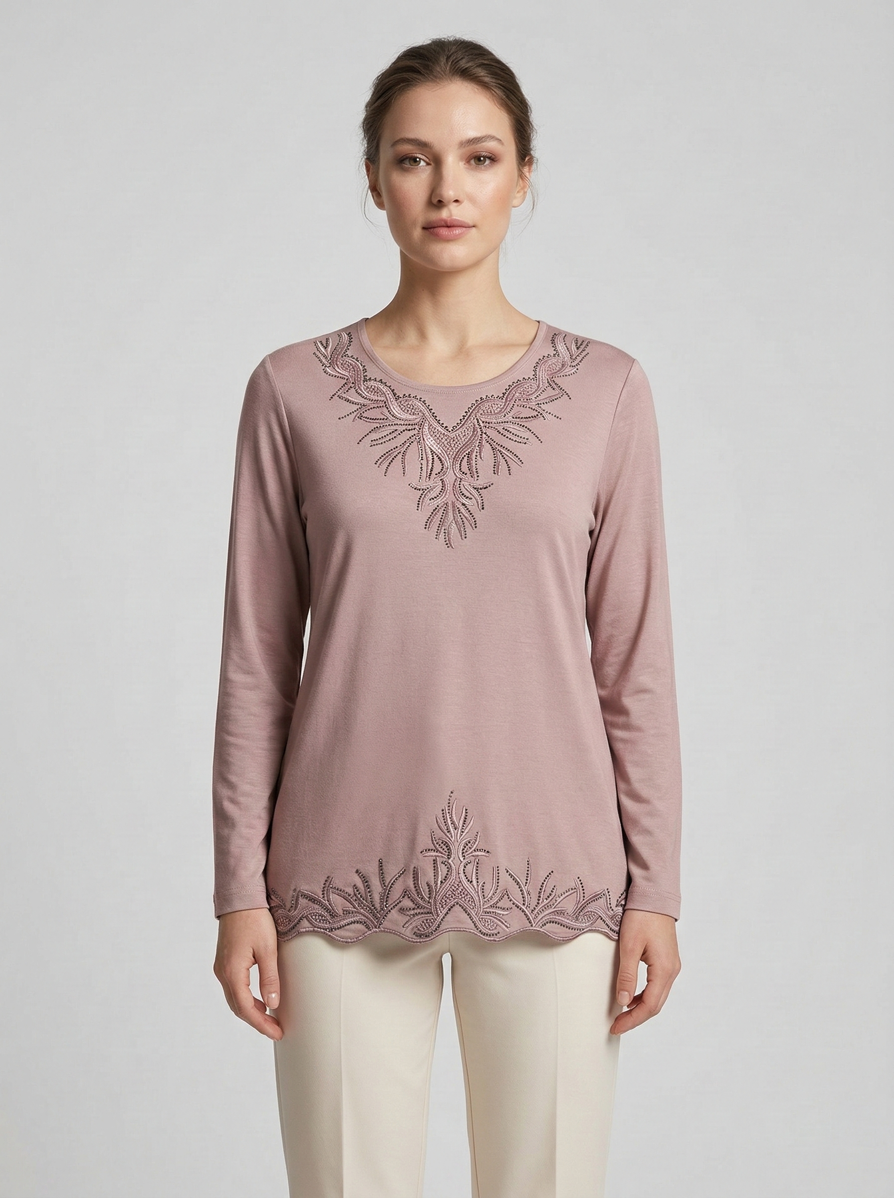 Kadın Yaka Ve Etek Taşlı Nakış Işlemeli Yırtmaçlı Likralı Viskon Anne Penye Bluz
