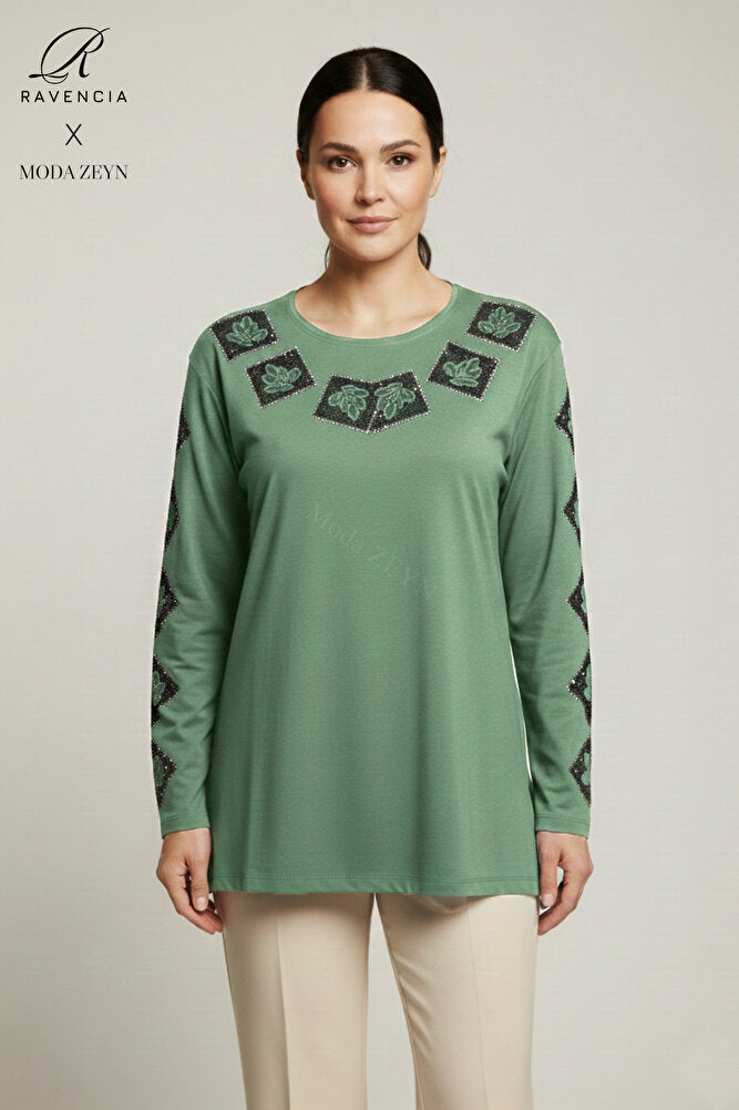 Kadın Orta Yaş Ve Üzeri Viskon Kare Taşlı Yırtmaçlı İşlemeli Likralı Anne Penye Bluz