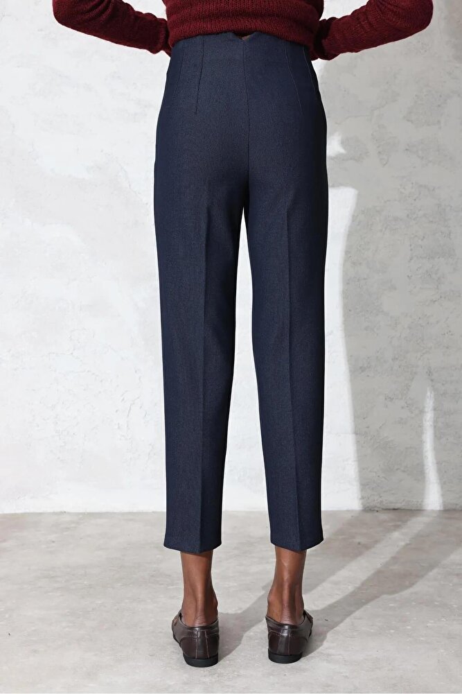 Kadın Model Yüksek Bel Kumaş Koyu Kırmızı Pantolon