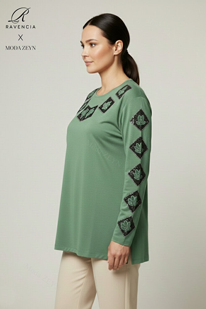 Kadın Orta Yaş Ve Üzeri Viskon Kare Taşlı Yırtmaçlı İşlemeli Likralı Anne Penye Bluz