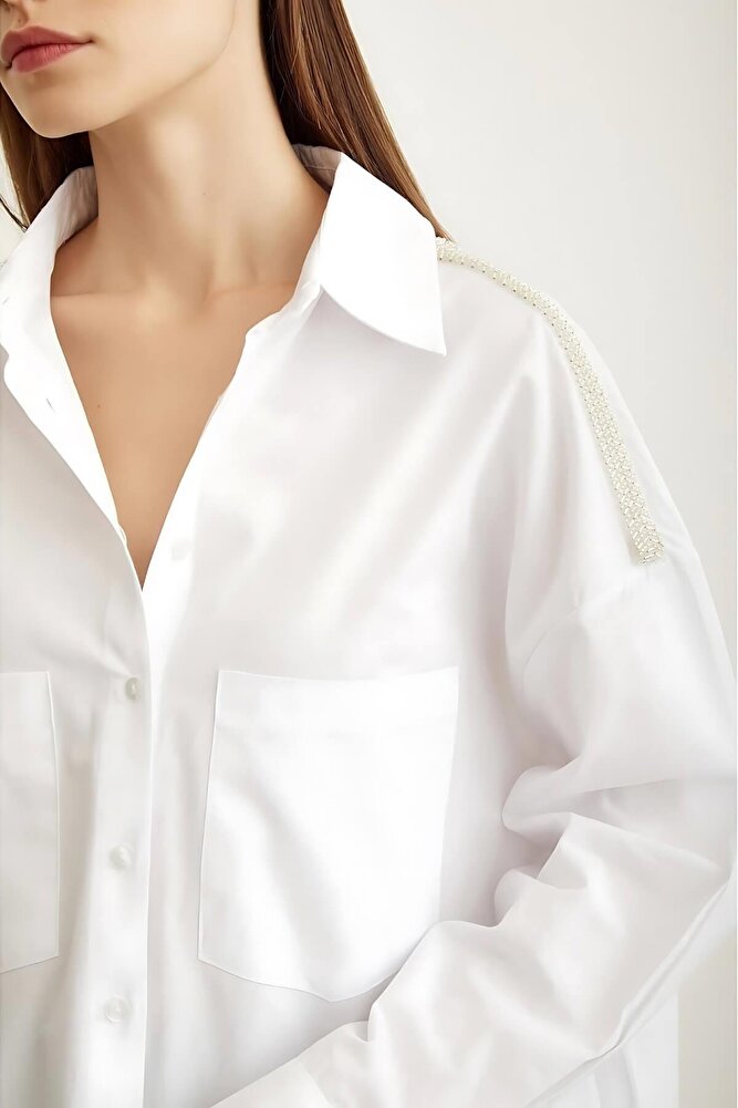 Kadın Omuz İşlemeli Beyaz Oversize Gömlek
