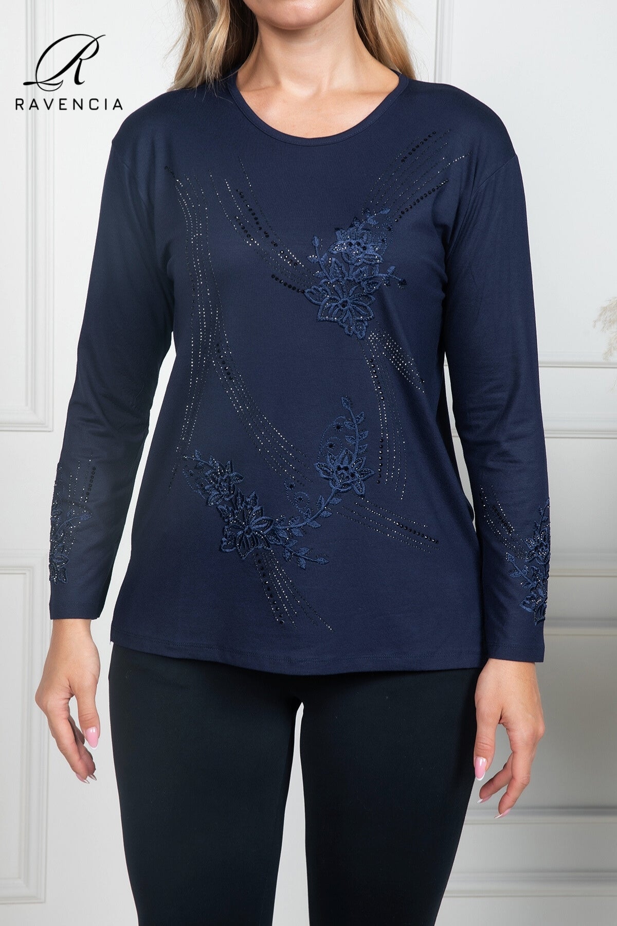 Kadın Orta Yaş Ve Üzeri Kaplama Çiçek Desenli Taşlı Işlemeli Likralı Anne Penye Bluz