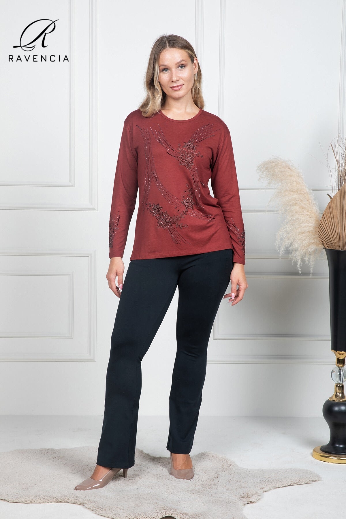 Kadın Orta Yaş Ve Üzeri Kaplama Çiçek Desenli Taşlı Işlemeli Likralı Anne Penye Bluz