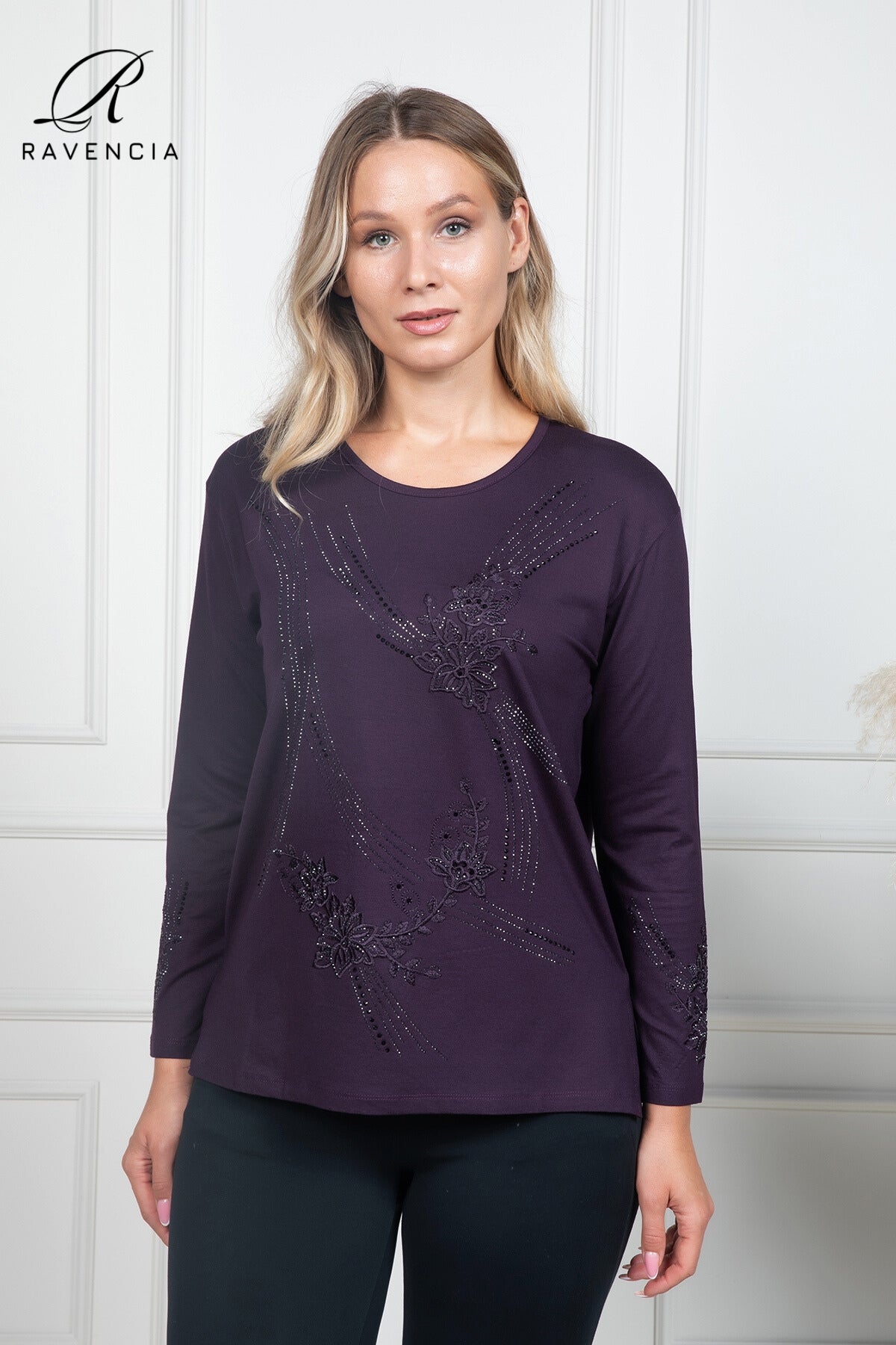 Kadın Orta Yaş Ve Üzeri Kaplama Çiçek Desenli Taşlı Işlemeli Likralı Anne Penye Bluz