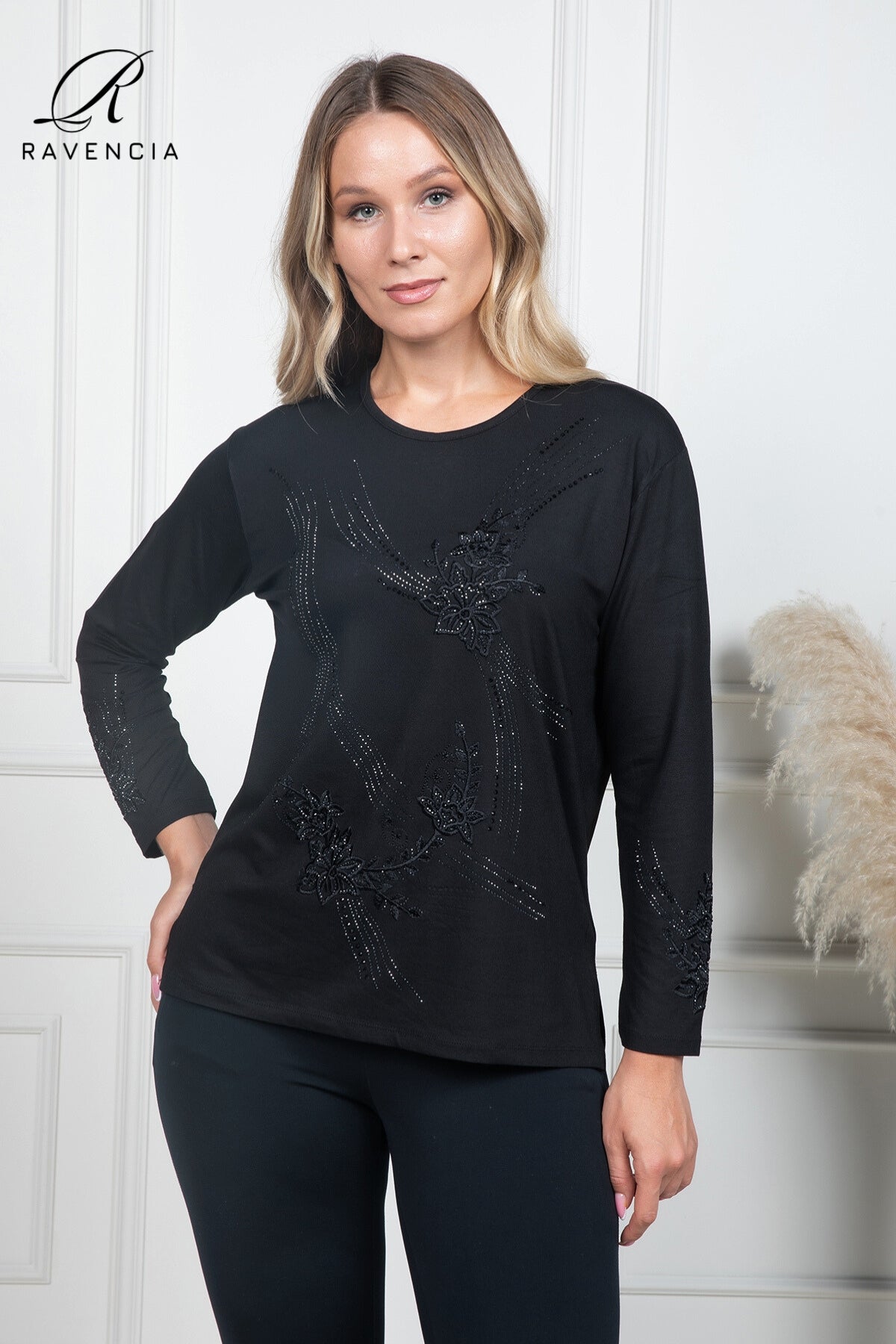 Kadın Orta Yaş Ve Üzeri Kaplama Çiçek Desenli Taşlı Işlemeli Likralı Anne Penye Bluz