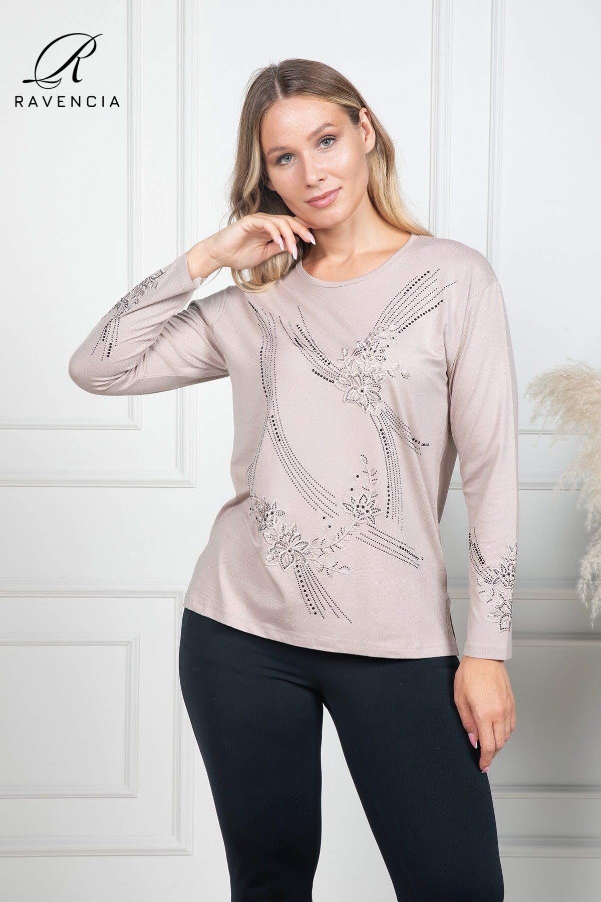 Kadın Orta Yaş Ve Üzeri Kaplama Çiçek Desenli Taşlı Işlemeli Likralı Anne Penye Bluz