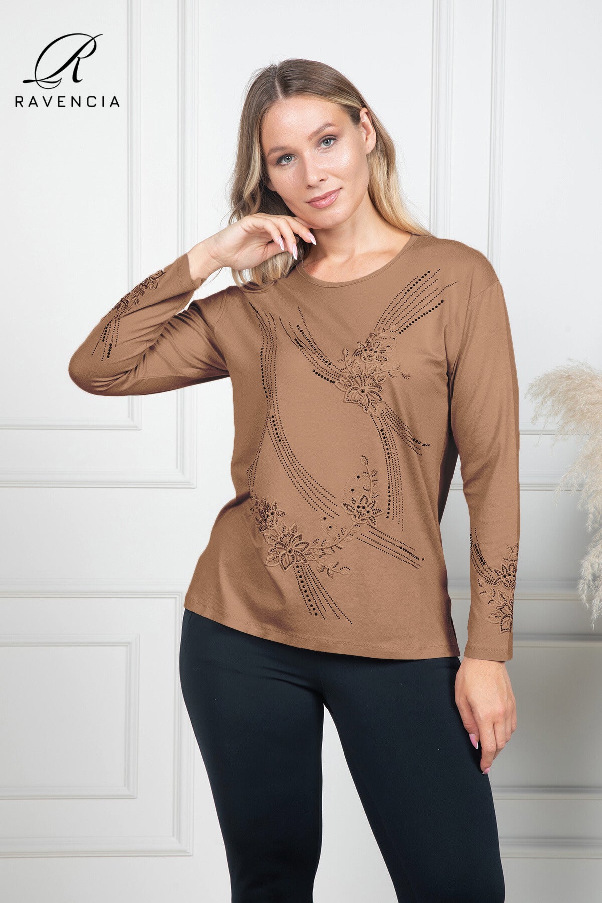 Kadın Orta Yaş Ve Üzeri Kaplama Çiçek Desenli Taşlı Işlemeli Likralı Anne Penye Bluz