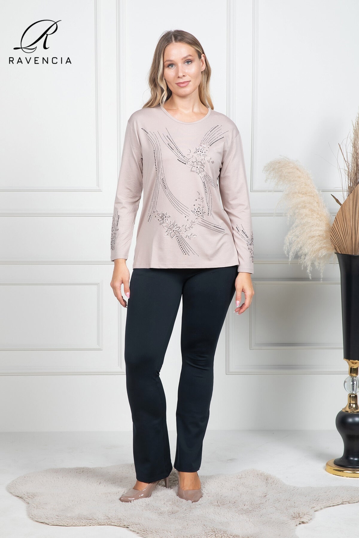 Kadın Orta Yaş Ve Üzeri Kaplama Çiçek Desenli Taşlı Işlemeli Likralı Anne Penye Bluz