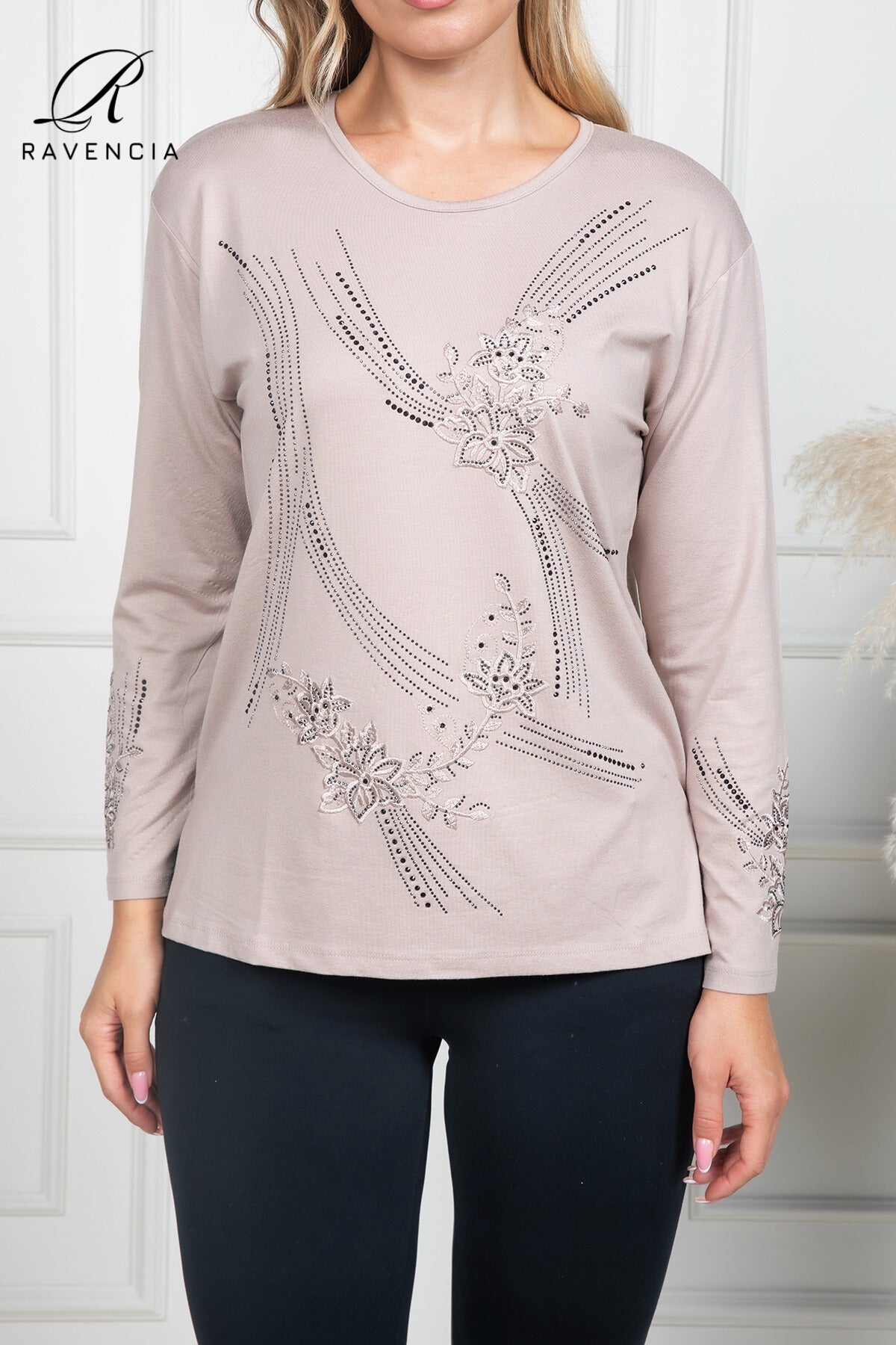 Kadın Orta Yaş Ve Üzeri Kaplama Çiçek Desenli Taşlı Işlemeli Likralı Anne Penye Bluz