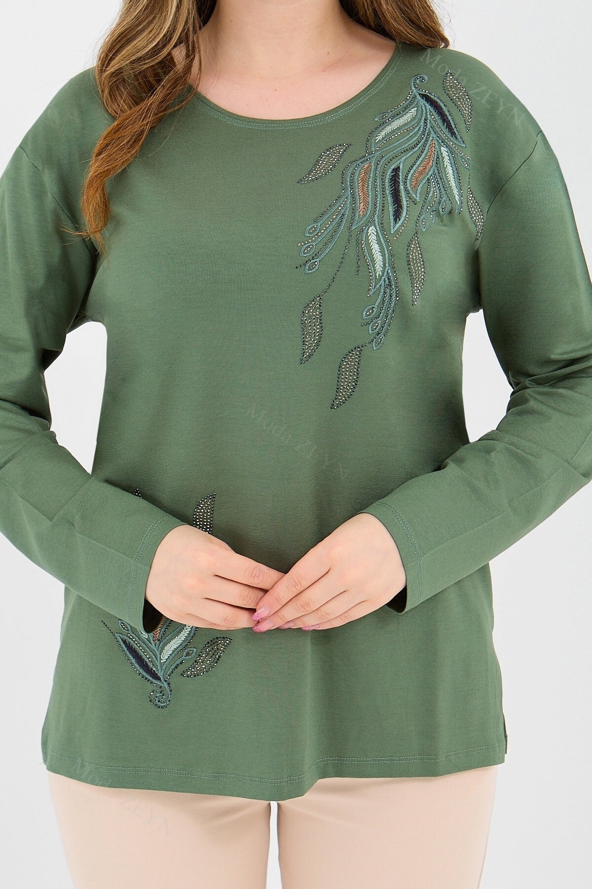 Kadın Viskon Renkli Yaprak Desen Taşlı İşlemeli Likralı Anne Penye Bluz