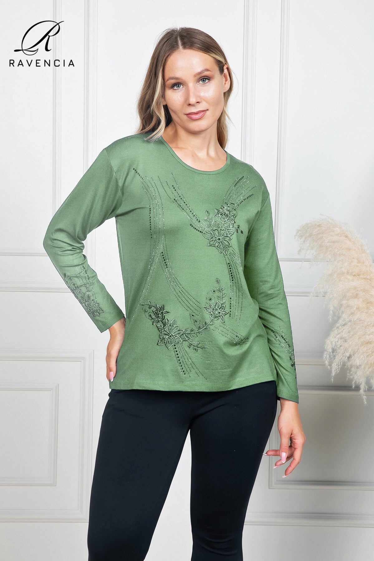 Kadın Orta Yaş Ve Üzeri Kaplama Çiçek Desenli Taşlı Işlemeli Likralı Anne Penye Bluz