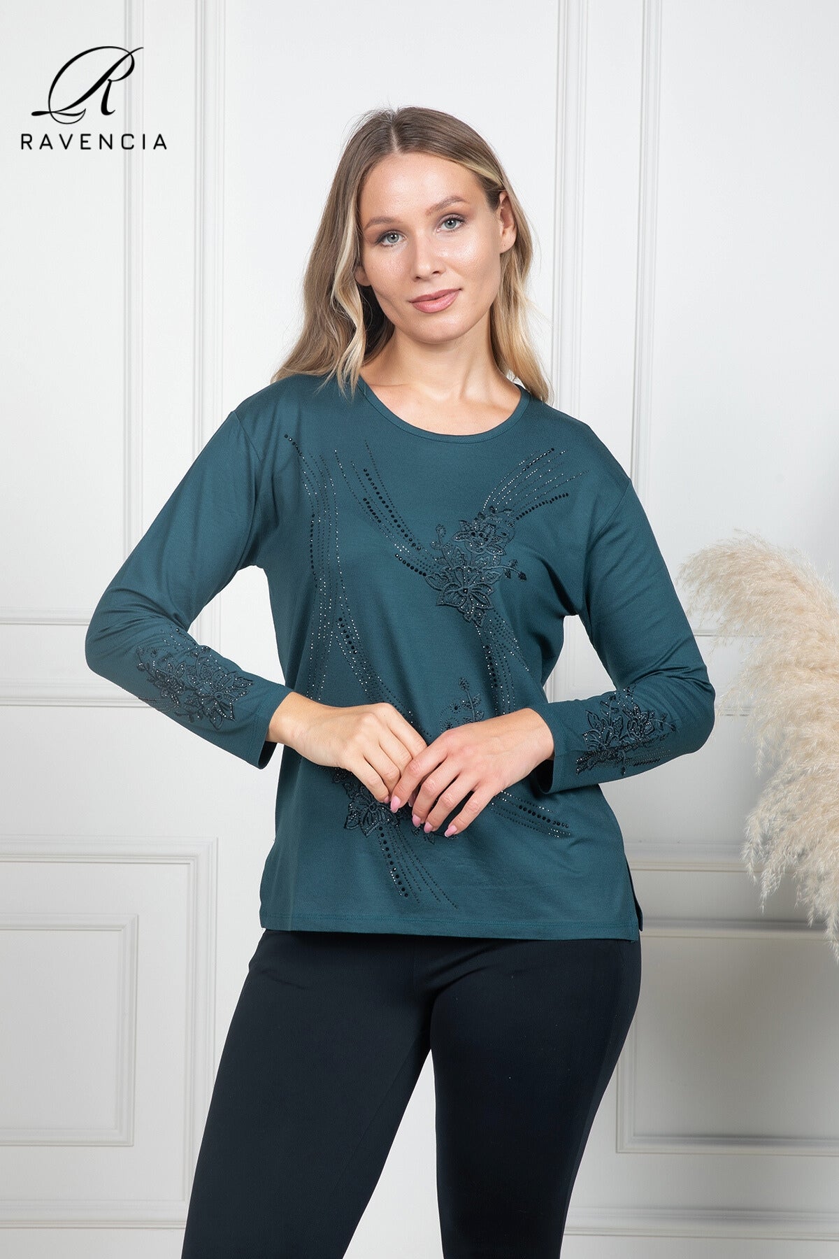 Kadın Orta Yaş Ve Üzeri Kaplama Çiçek Desenli Taşlı Işlemeli Likralı Anne Penye Bluz