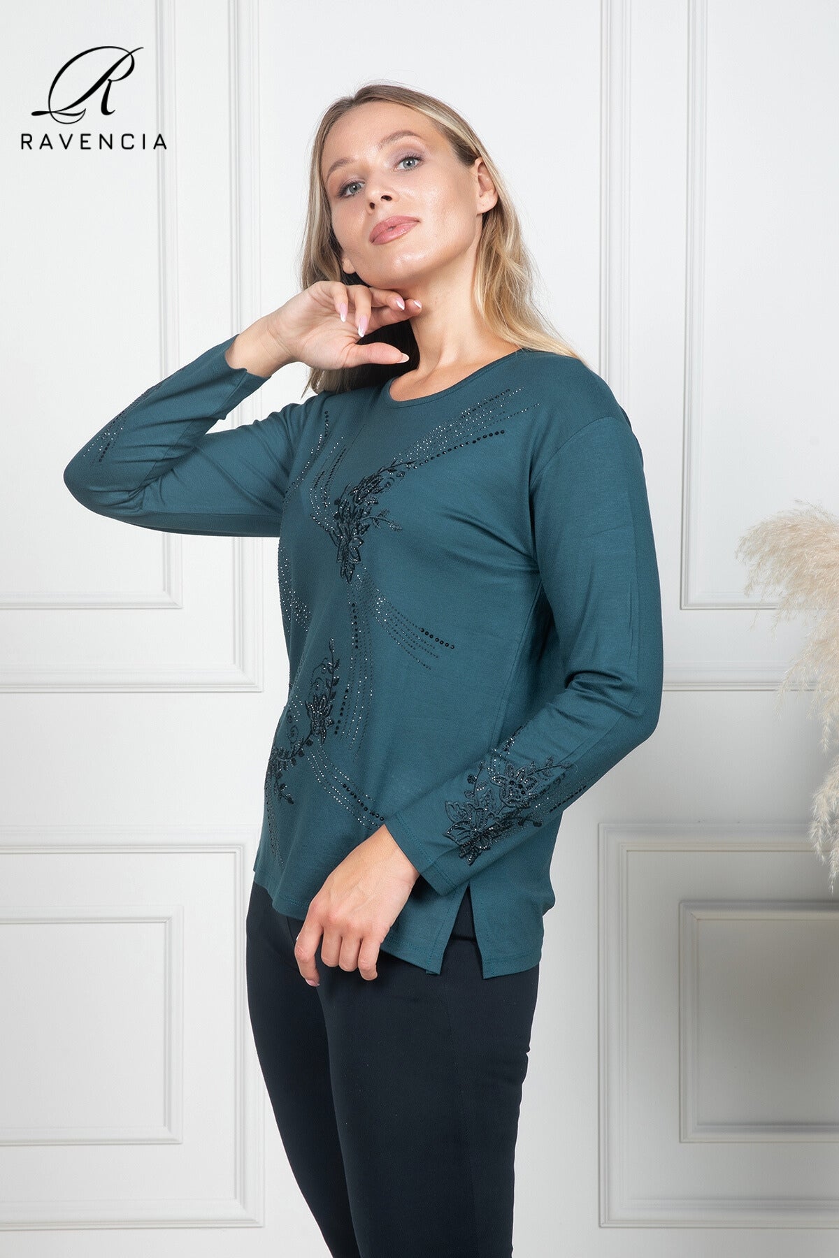 Kadın Orta Yaş Ve Üzeri Kaplama Çiçek Desenli Taşlı Işlemeli Likralı Anne Penye Bluz