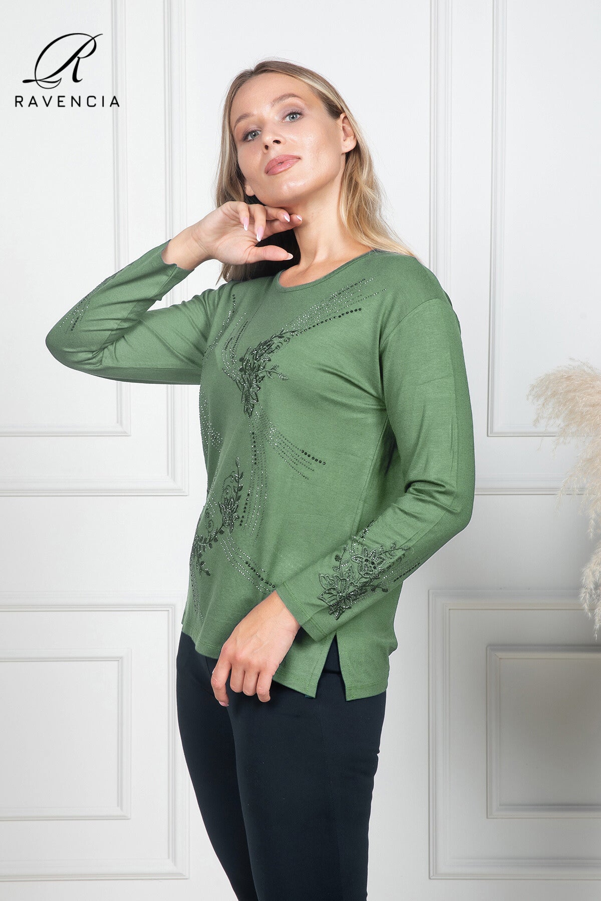 Kadın Orta Yaş Ve Üzeri Kaplama Çiçek Desenli Taşlı Işlemeli Likralı Anne Penye Bluz