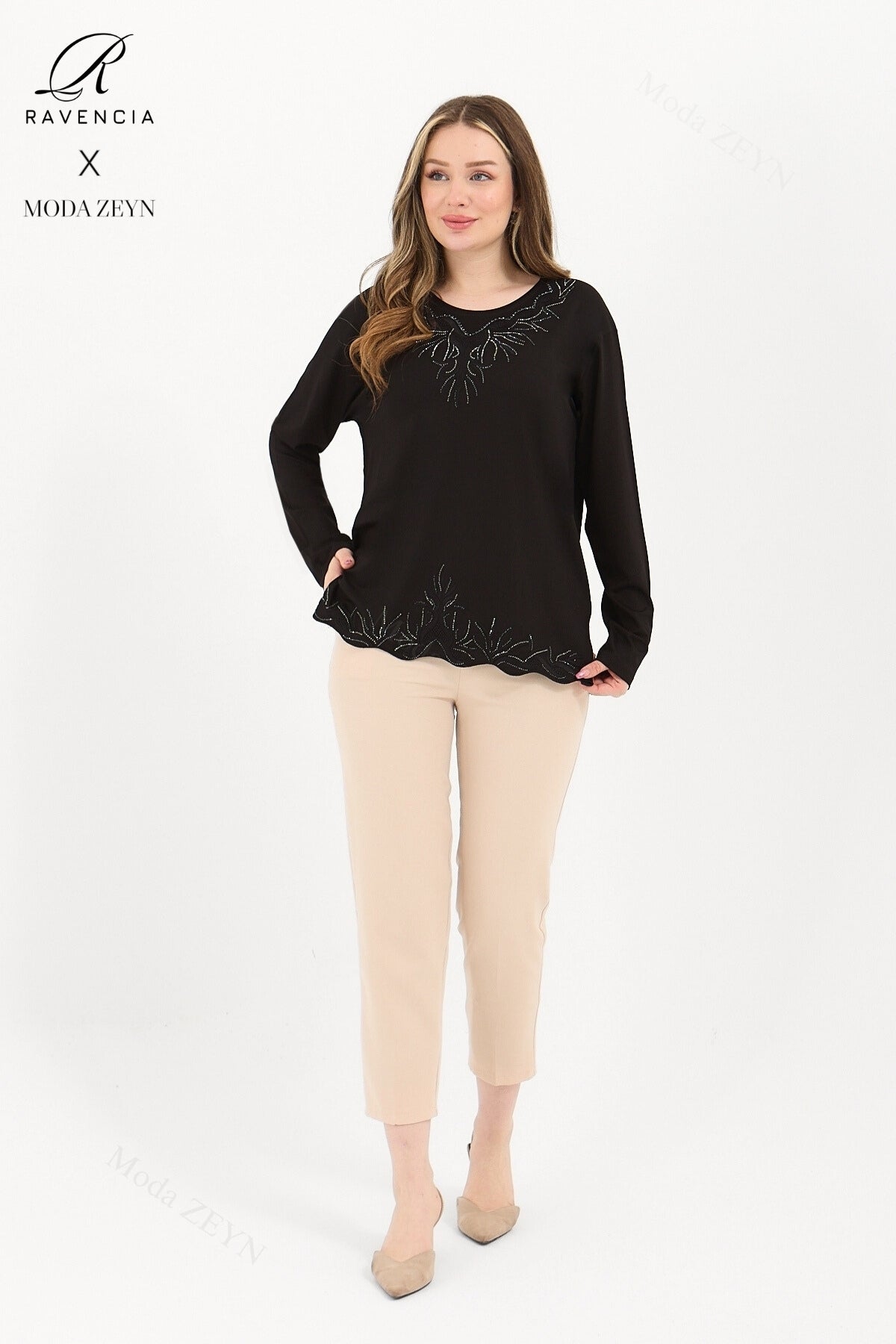 Kadın Yaka Ve Etek Taşlı Nakış Işlemeli Yırtmaçlı Likralı Viskon Anne Penye Bluz