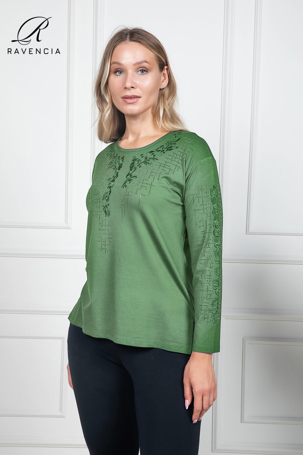 Kadın Orta Yaş Ve Üzeri Viskon Kumaş Çiçek Desenli Taşlı Işlemeli Likralı Bordo Anne Penye Bluz