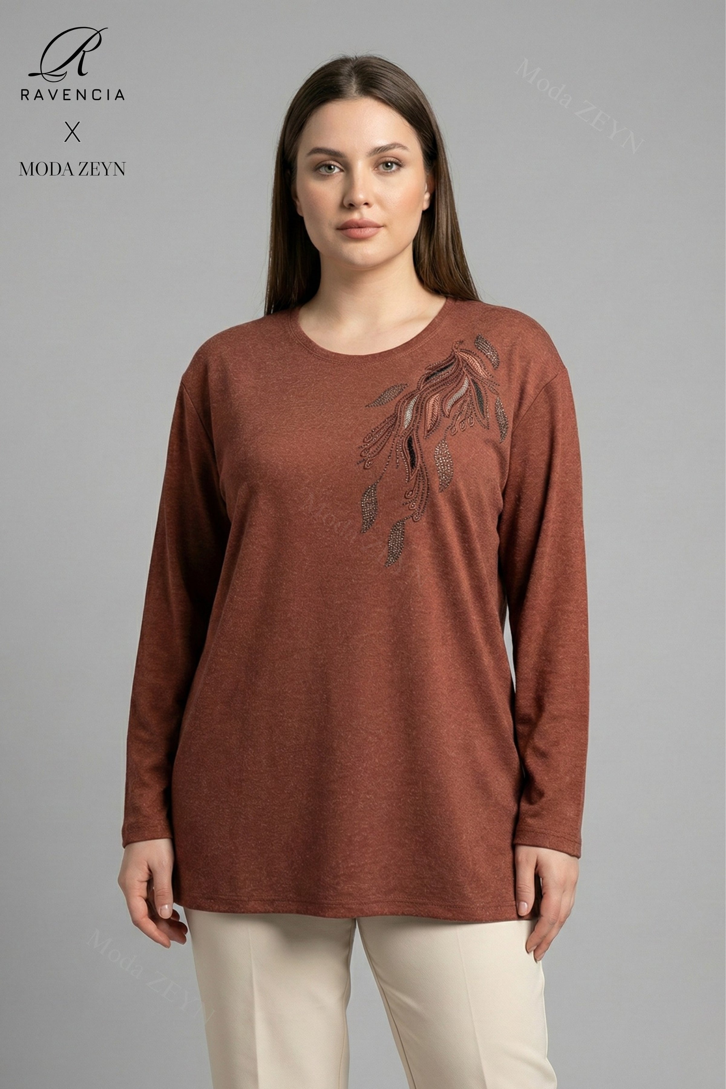 Kadın Büyük Beden Renkli Yaprak Desenli Taşlı Likralı Yırtmaçlı Yün Viskon Anne Penye Bluz