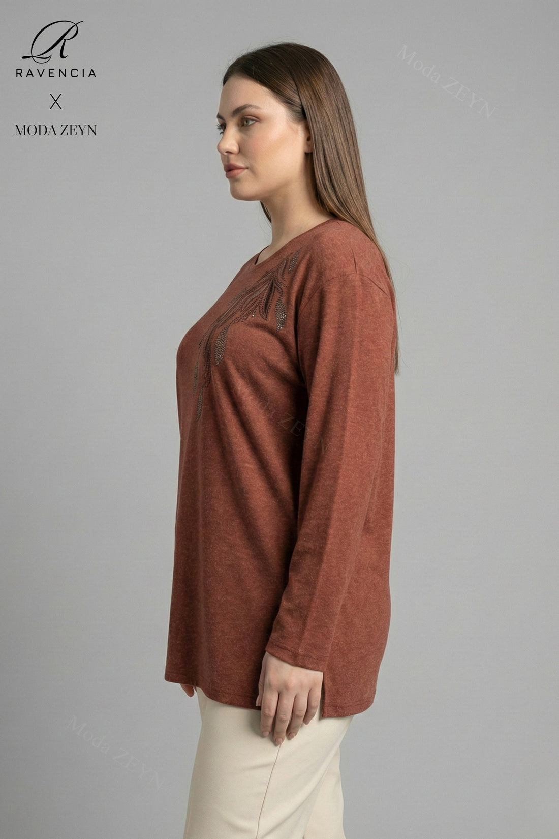 Kadın Büyük Beden Renkli Yaprak Desenli Taşlı Likralı Yırtmaçlı Yün Viskon Anne Penye Bluz