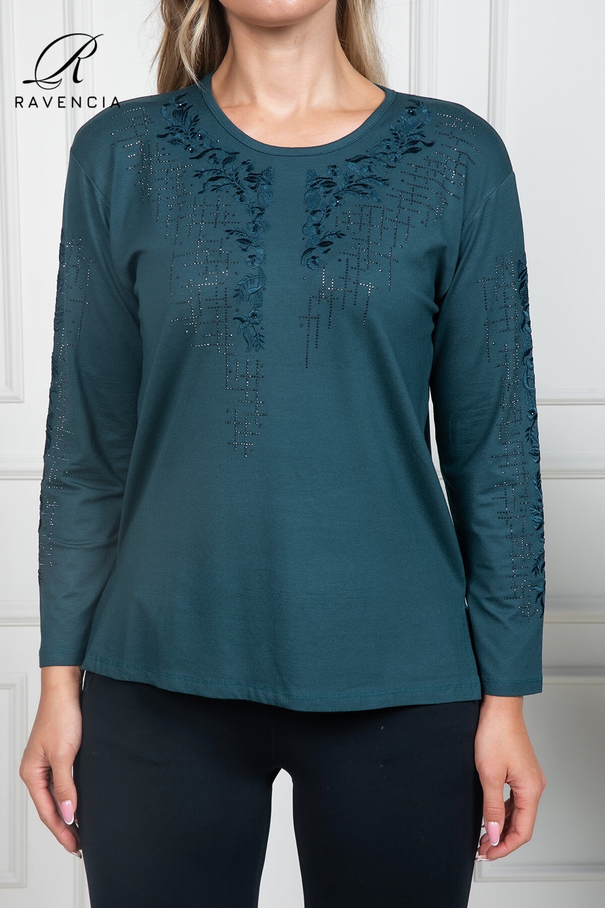 Kadın Orta Yaş Ve Üzeri Viskon Kumaş Çiçek Desenli Taşlı Işlemeli Likralı Bordo Anne Penye Bluz