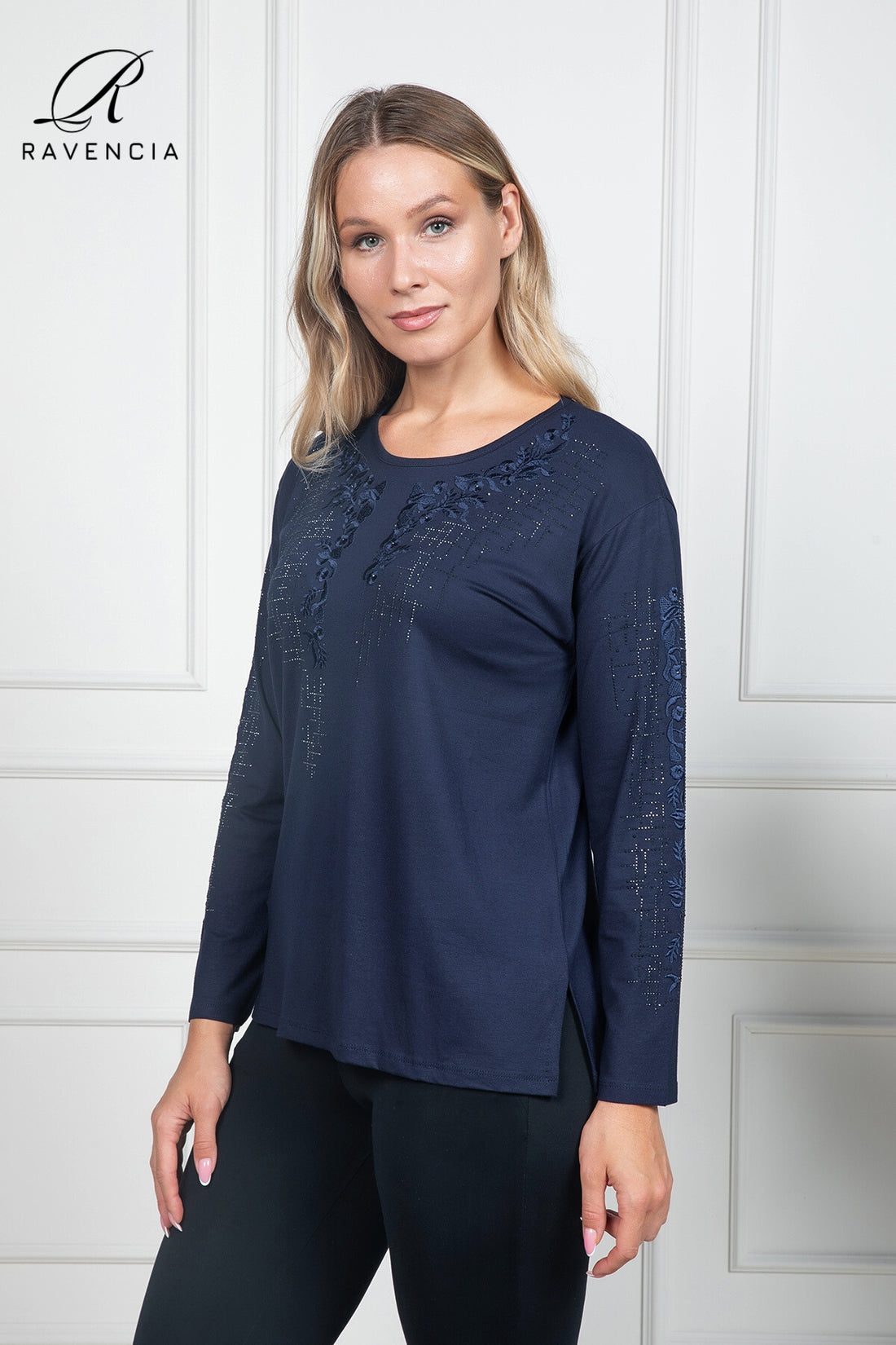 Kadın Orta Yaş Ve Üzeri Viskon Kumaş Çiçek Desenli Taşlı Işlemeli Likralı Bordo Anne Penye Bluz