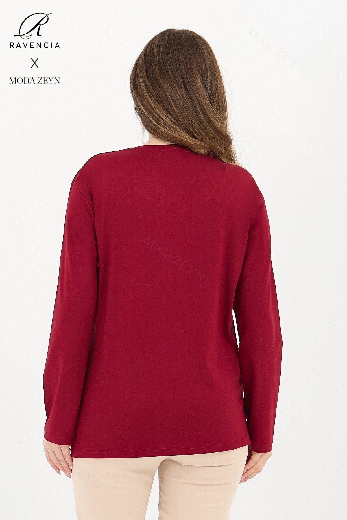 Kadın Yaka Ve Etek Taşlı Nakış Işlemeli Yırtmaçlı Likralı Viskon Anne Penye Bluz