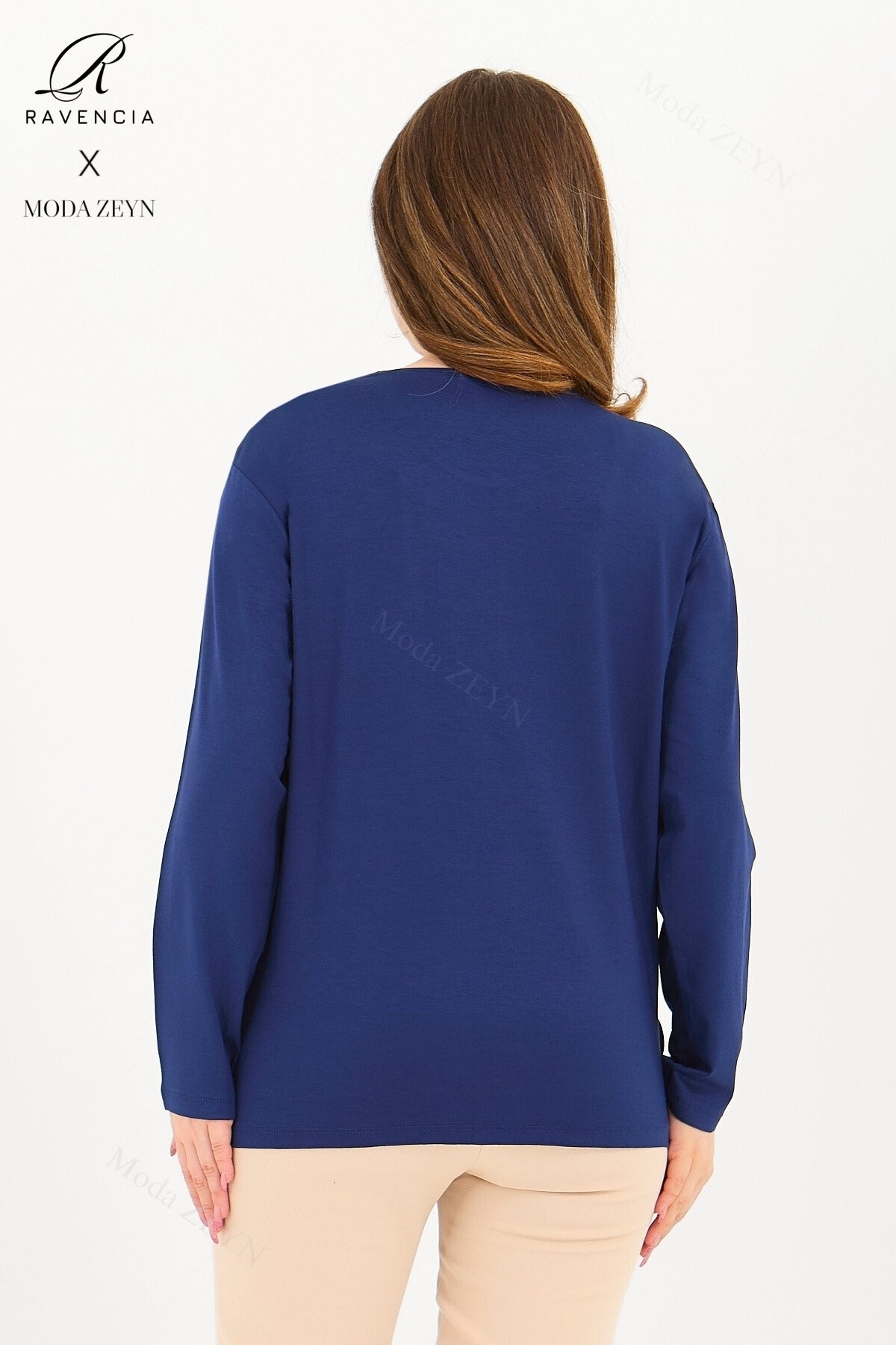 Kadın Yaka Ve Etek Taşlı Nakış Işlemeli Yırtmaçlı Likralı Viskon Anne Penye Bluz