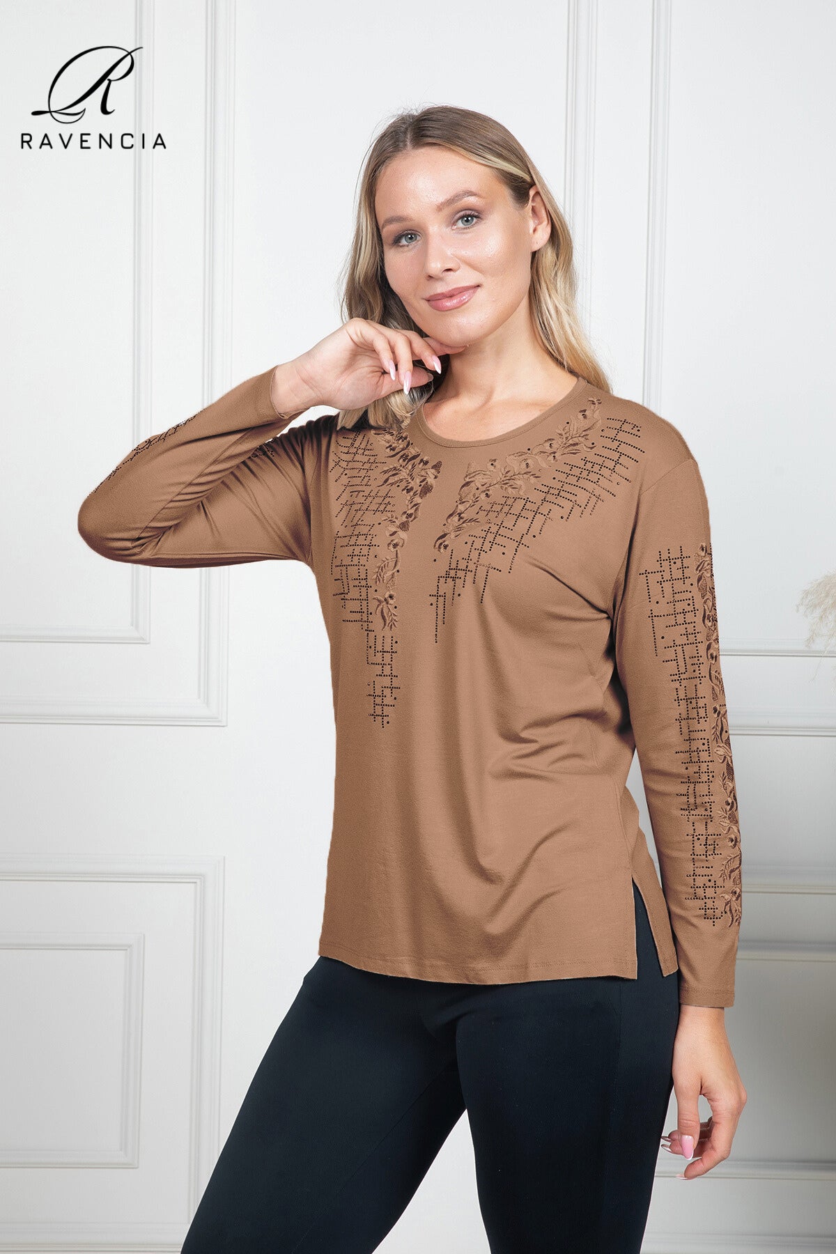 Kadın Orta Yaş Ve Üzeri Viskon Kumaş Çiçek Desenli Taşlı Işlemeli Likralı Bordo Anne Penye Bluz