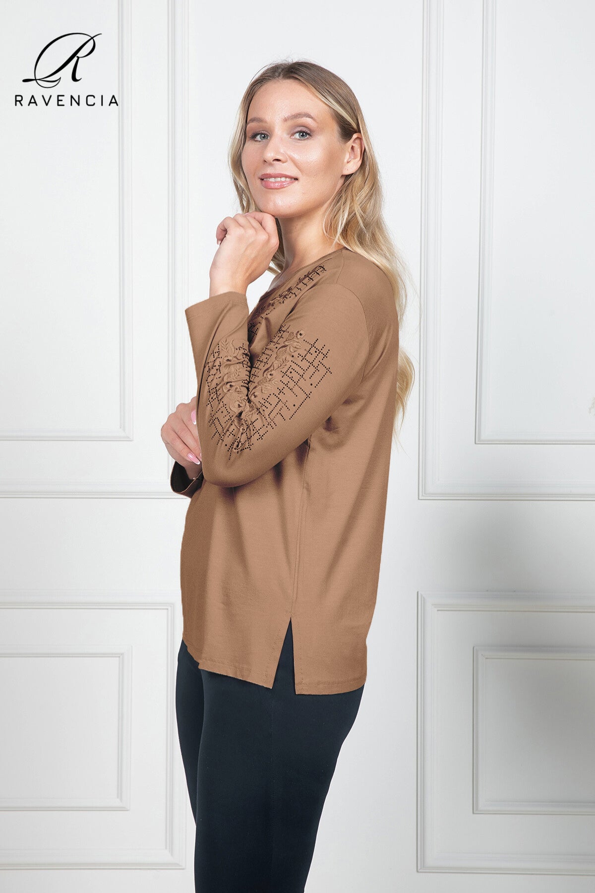 Kadın Orta Yaş Ve Üzeri Viskon Kumaş Çiçek Desenli Taşlı Işlemeli Likralı Bordo Anne Penye Bluz