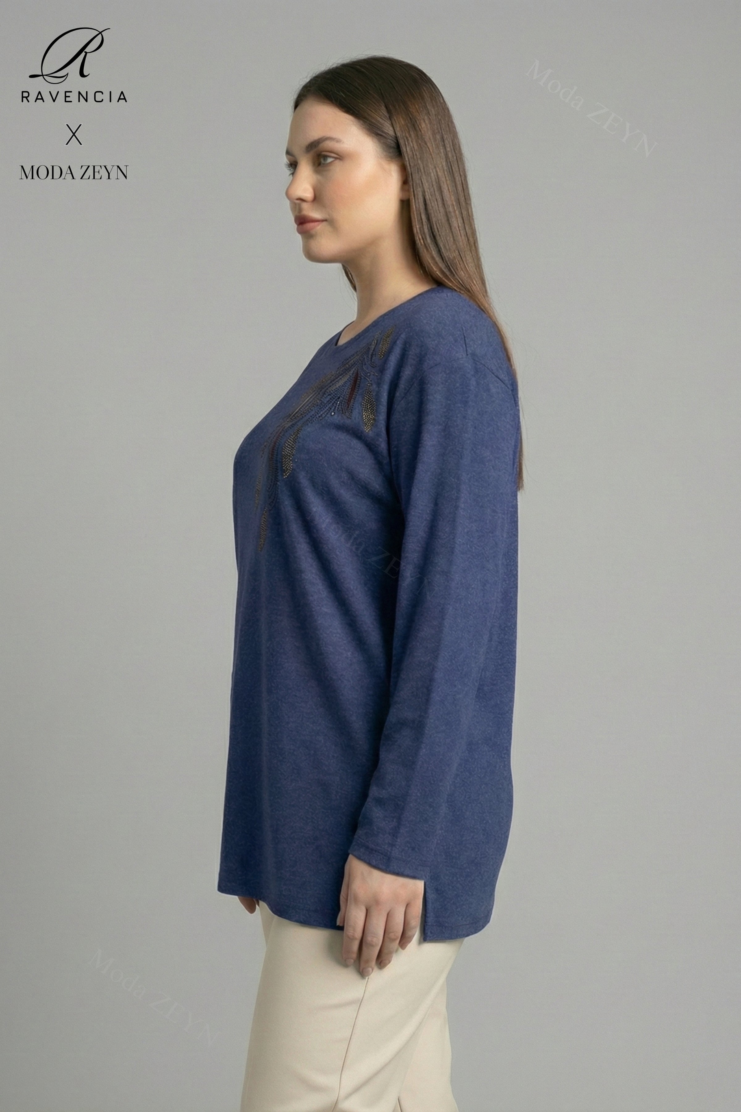 Kadın Büyük Beden Renkli Yaprak Desenli Taşlı Likralı Yırtmaçlı Yün Viskon Anne Penye Bluz