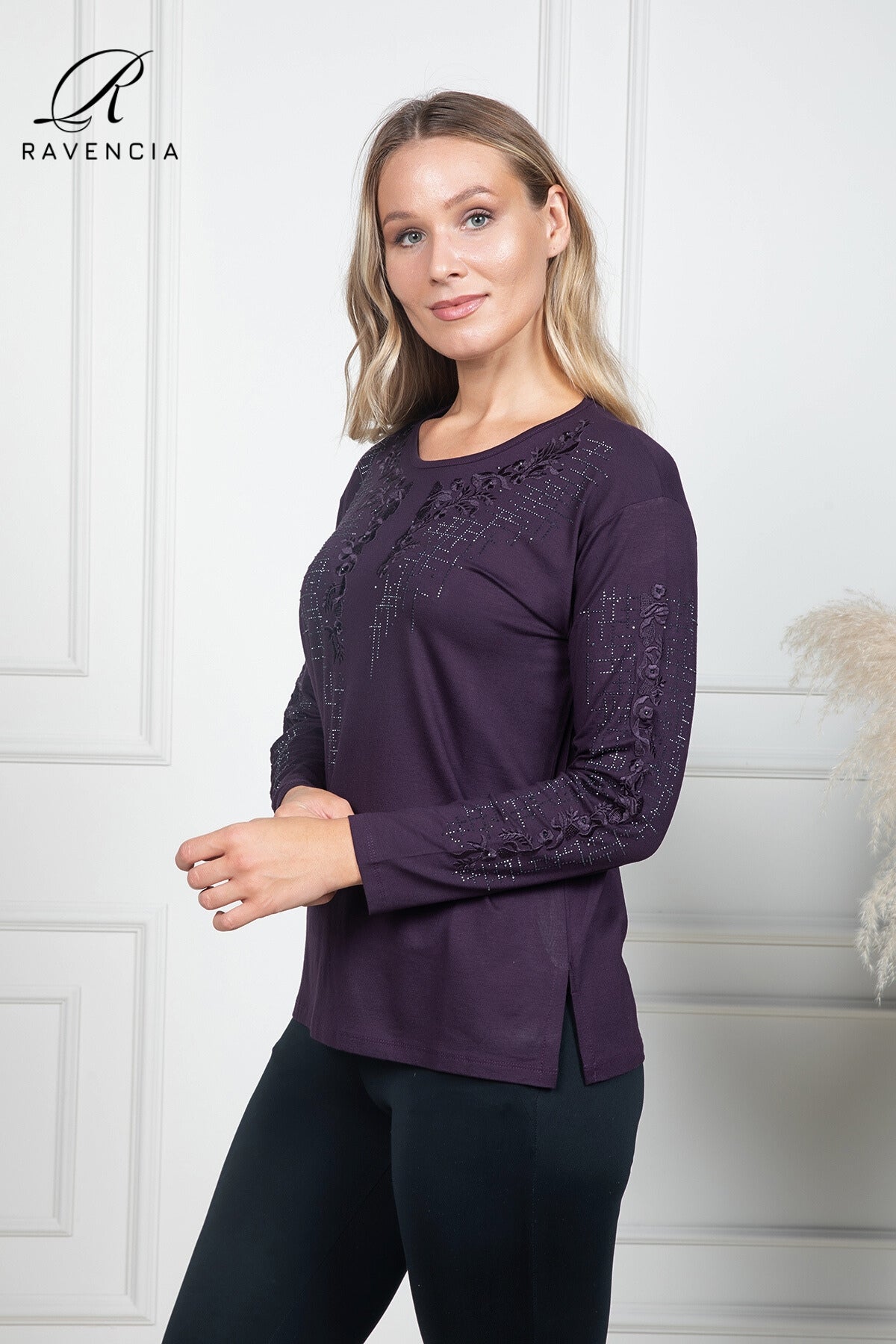 Kadın Orta Yaş Ve Üzeri Viskon Kumaş Çiçek Desenli Taşlı Işlemeli Likralı Bordo Anne Penye Bluz