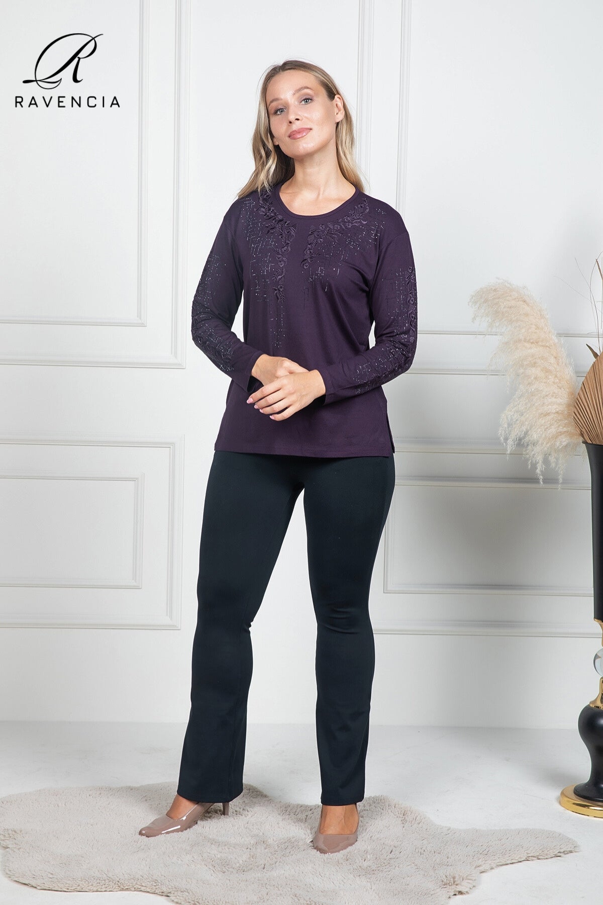 Kadın Orta Yaş Ve Üzeri Viskon Kumaş Çiçek Desenli Taşlı Işlemeli Likralı Bordo Anne Penye Bluz