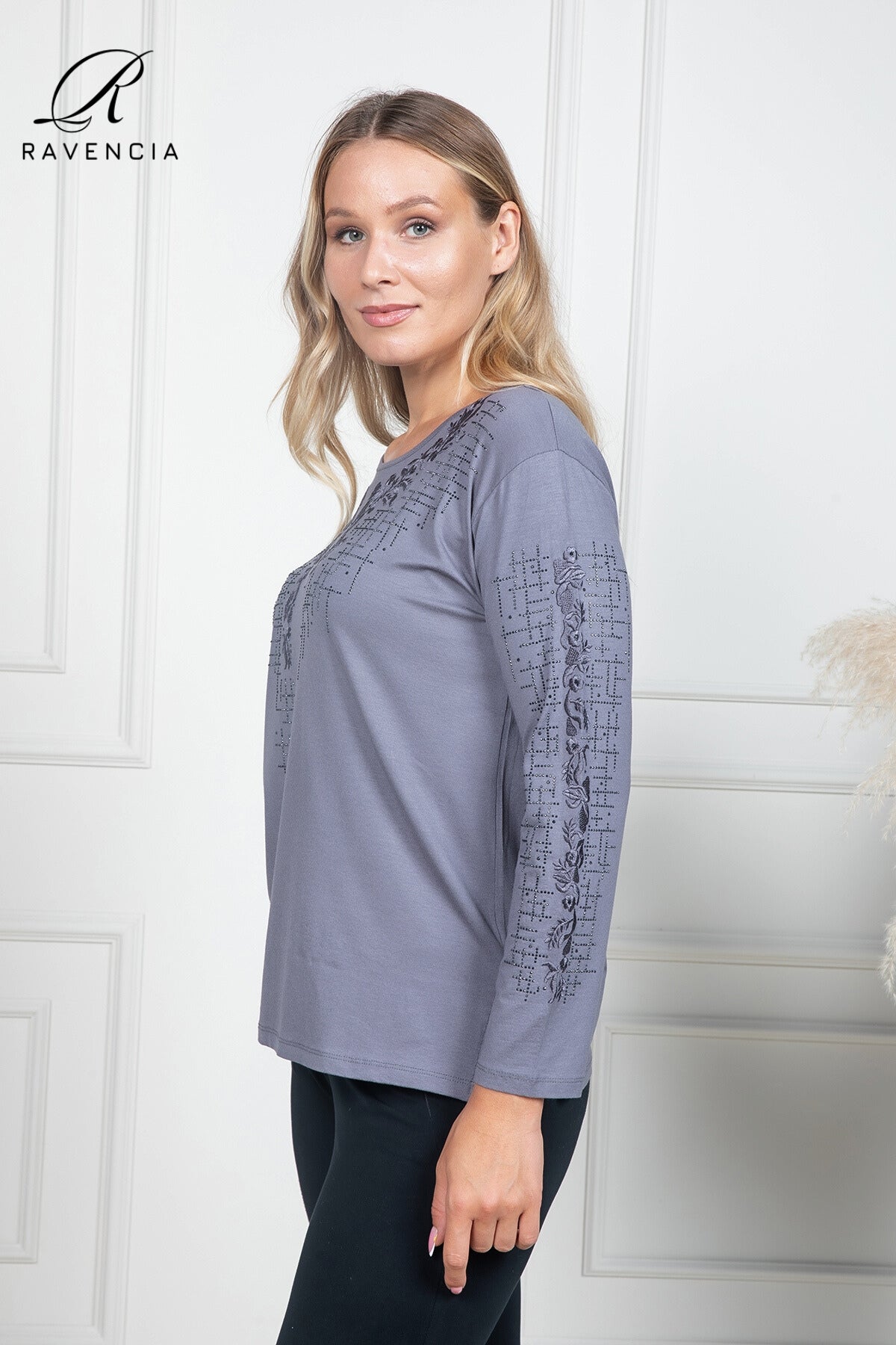 Kadın Orta Yaş Ve Üzeri Viskon Kumaş Çiçek Desenli Taşlı Işlemeli Likralı Bordo Anne Penye Bluz