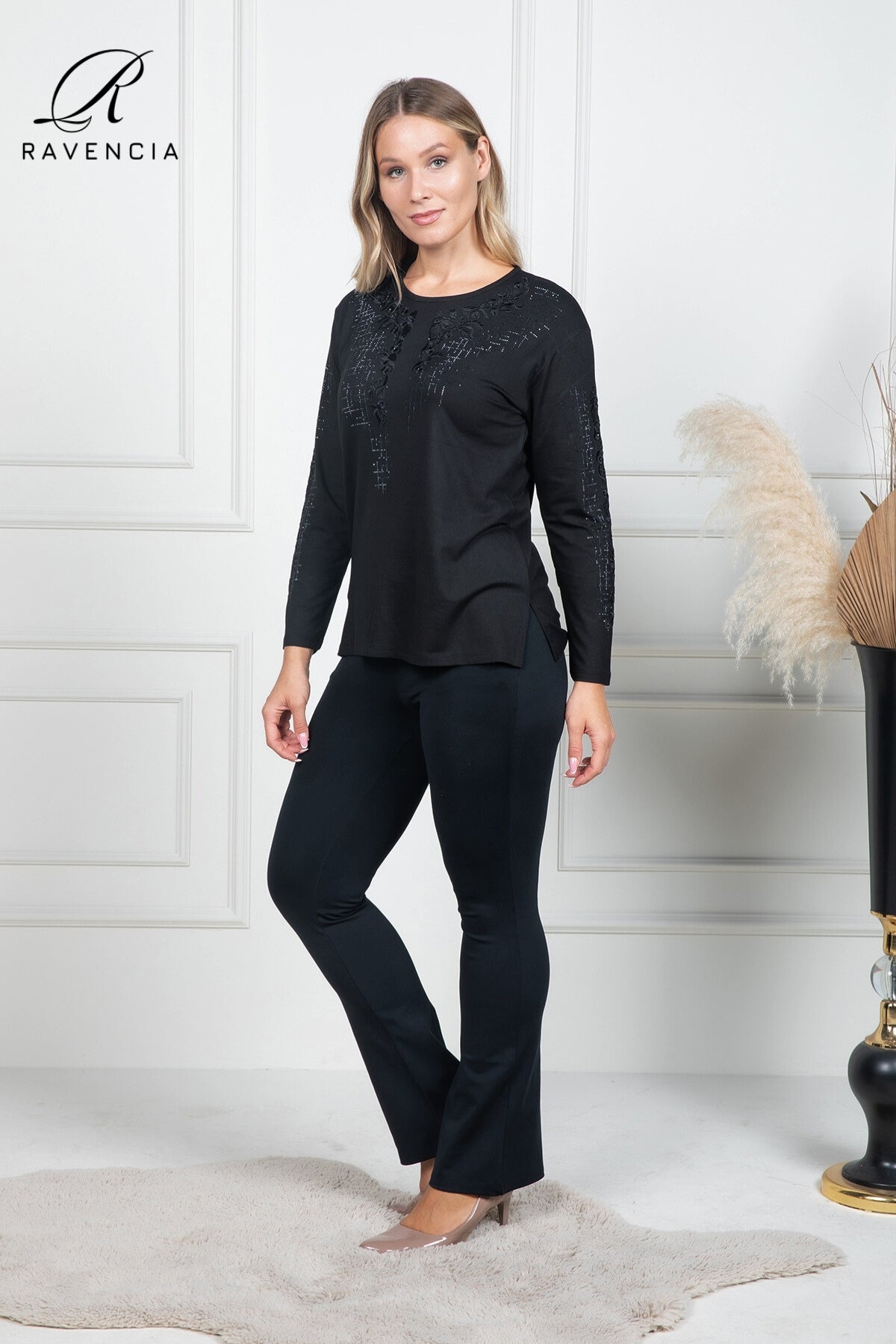 Kadın Orta Yaş Ve Üzeri Viskon Kumaş Çiçek Desenli Taşlı Işlemeli Likralı Bordo Anne Penye Bluz