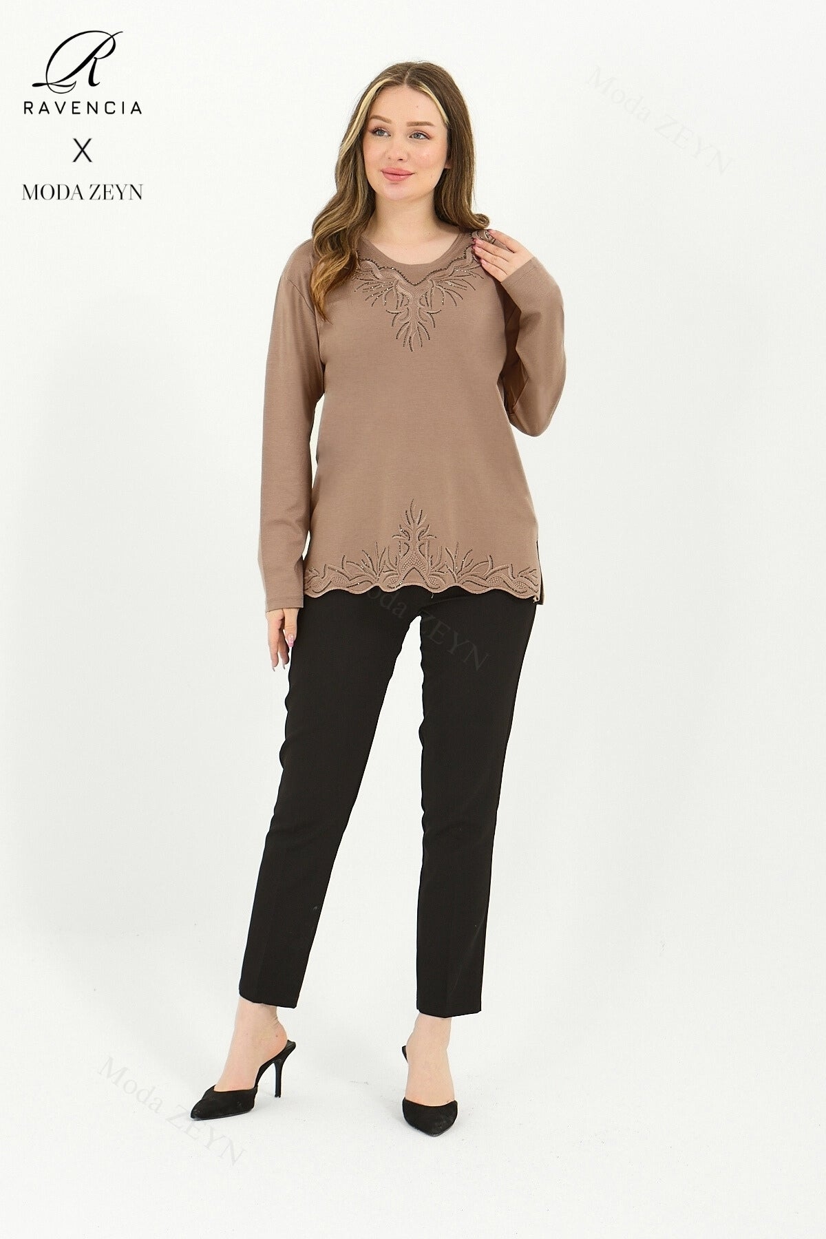 Kadın Orta Yaş Ve Üzeri Viskon Yaka Etek Taşlı Işlemeli Likralı Koyu Kahverengi Anne Penye Bluz