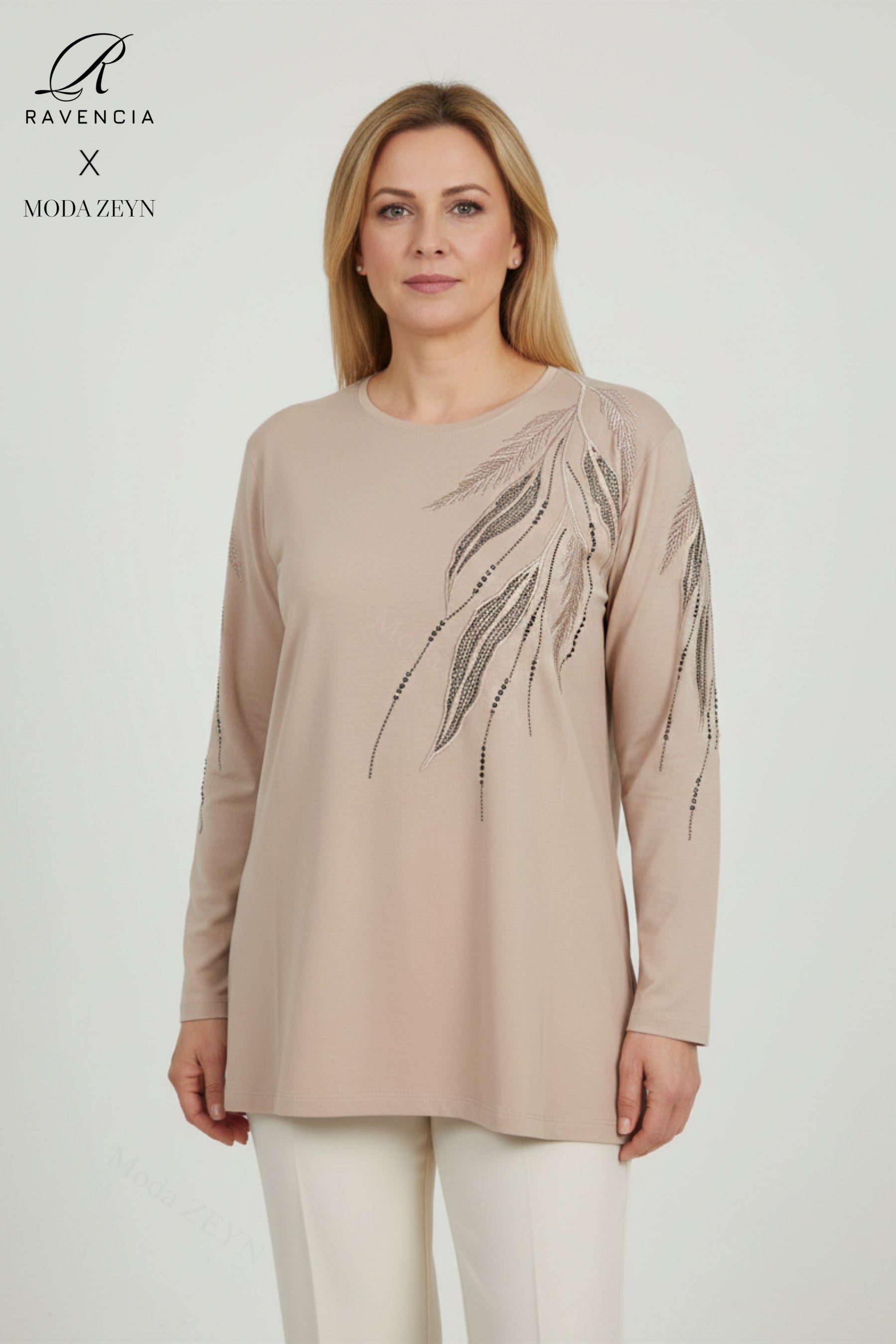 Kadın Yaprak Desenli Taşlı Yırtmaçlı Nakış İşlemeli Likralı Viskon Anne Penye Bluz