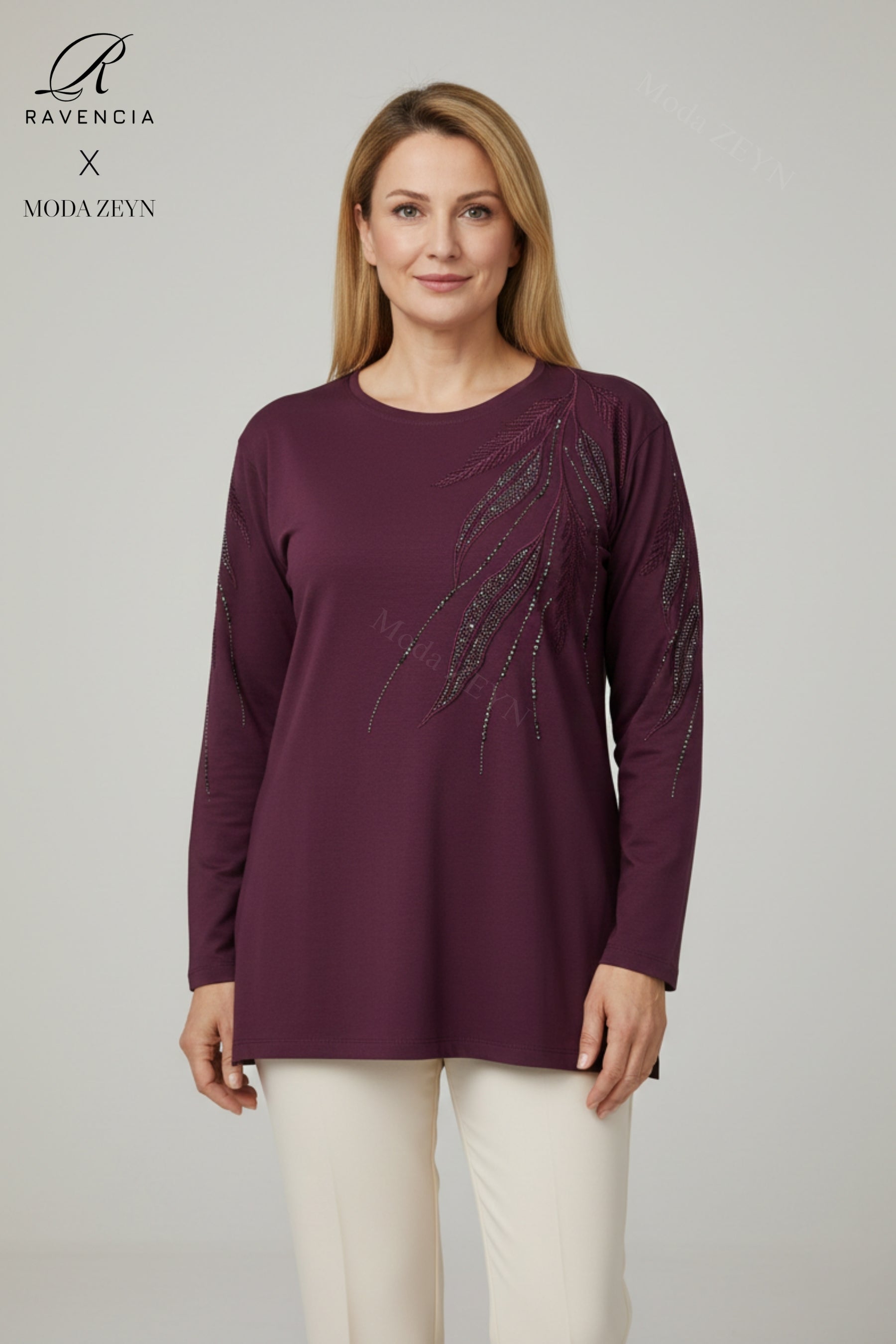 Kadın Yaprak Desenli Taşlı Yırtmaçlı Nakış İşlemeli Likralı Viskon Anne Penye Bluz