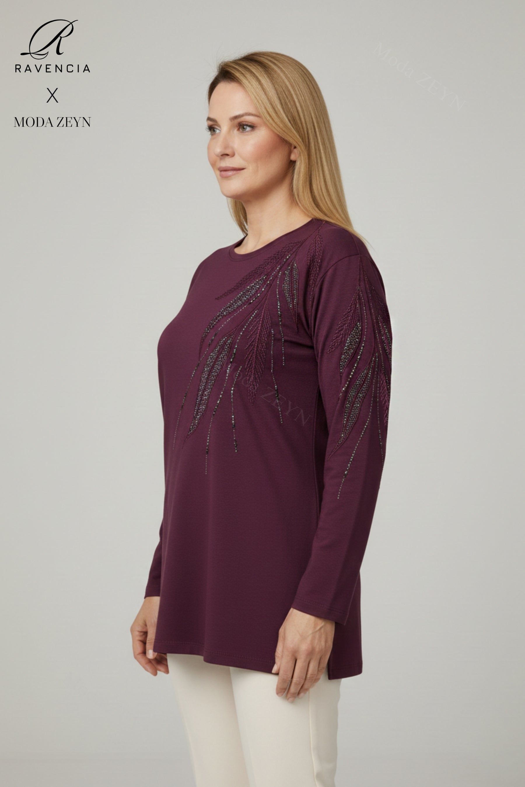 Kadın Yaprak Desenli Taşlı Yırtmaçlı Nakış İşlemeli Likralı Viskon Anne Penye Bluz