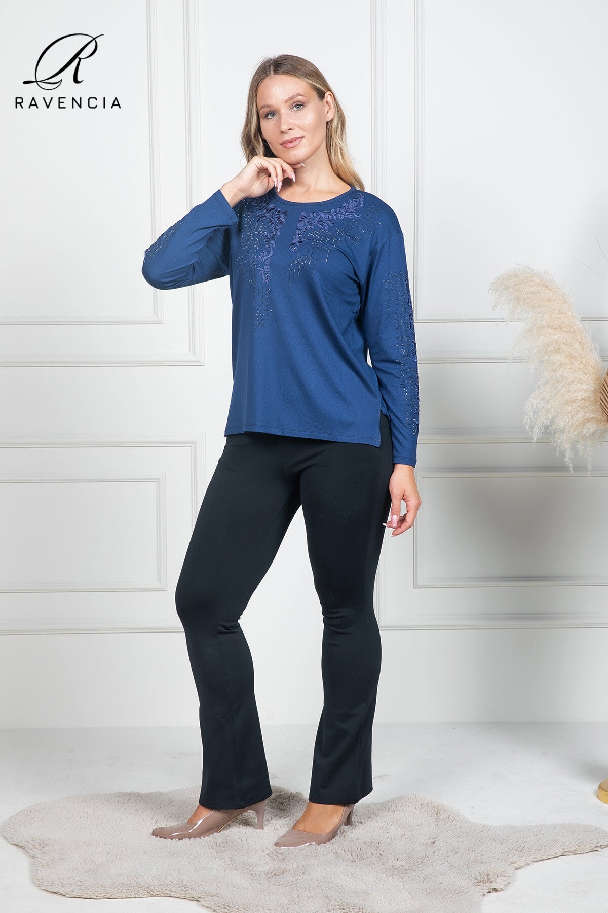 Kadın Orta Yaş Ve Üzeri Viskon Kumaş Çiçek Desenli Taşlı Işlemeli Likralı Bordo Anne Penye Bluz