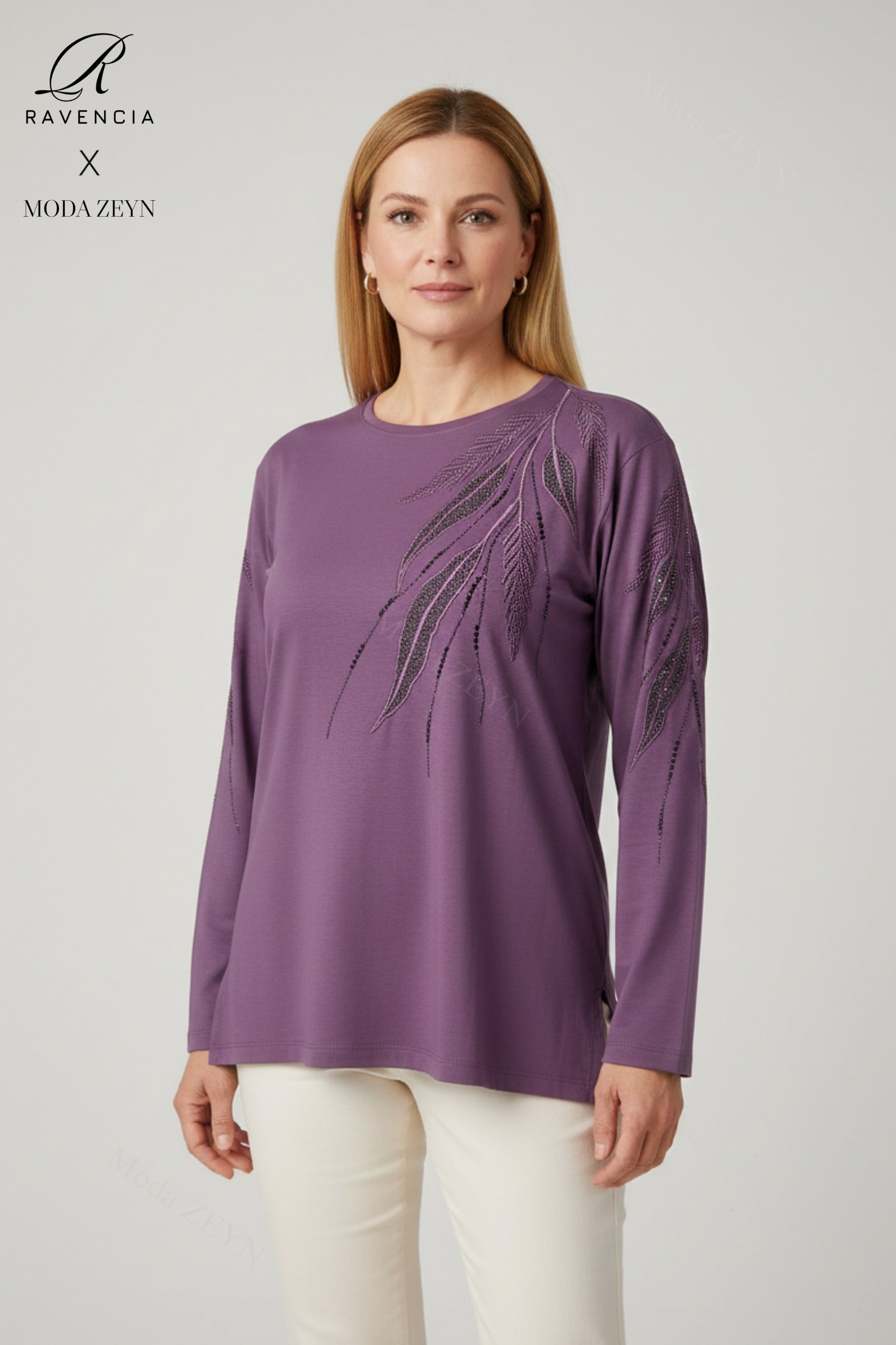 Kadın Yaprak Desenli Taşlı Yırtmaçlı Nakış İşlemeli Likralı Viskon Anne Penye Bluz